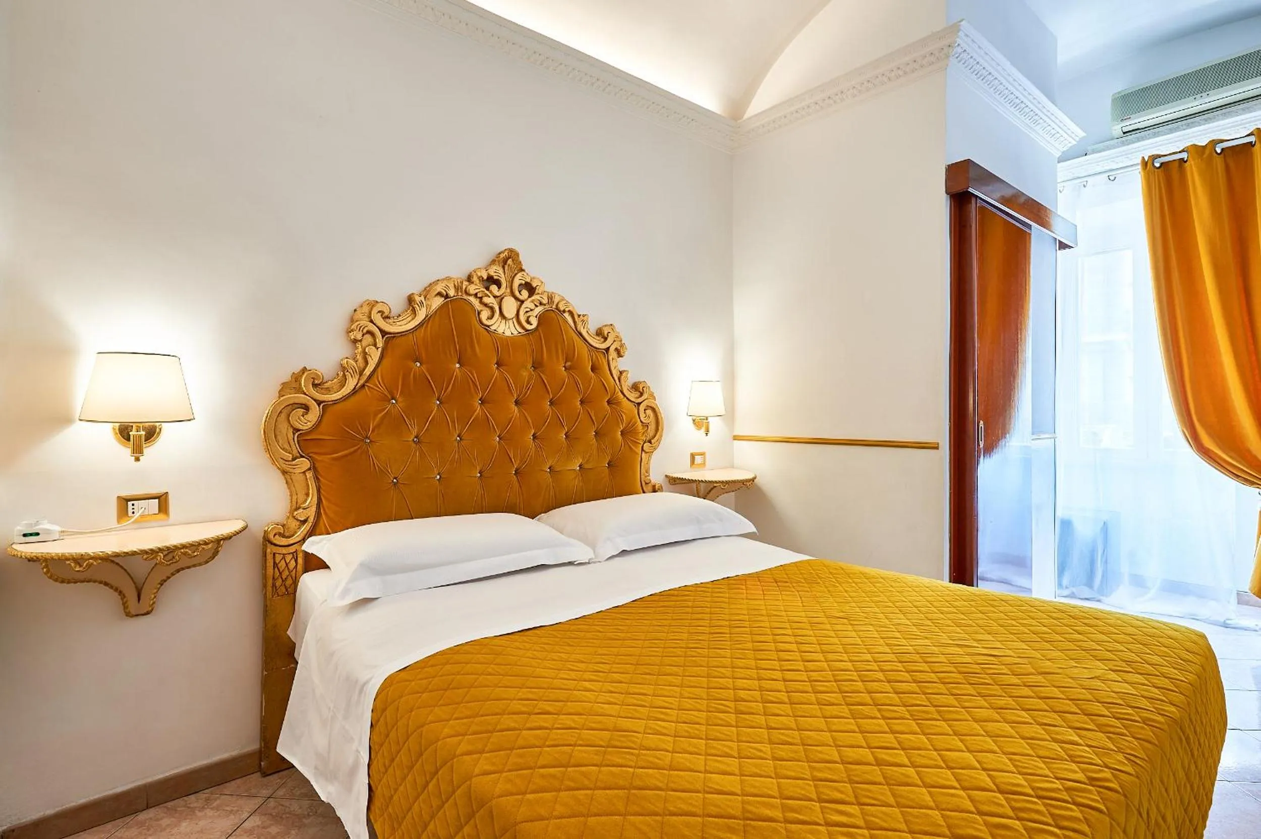 Bed in Hotel Virginia