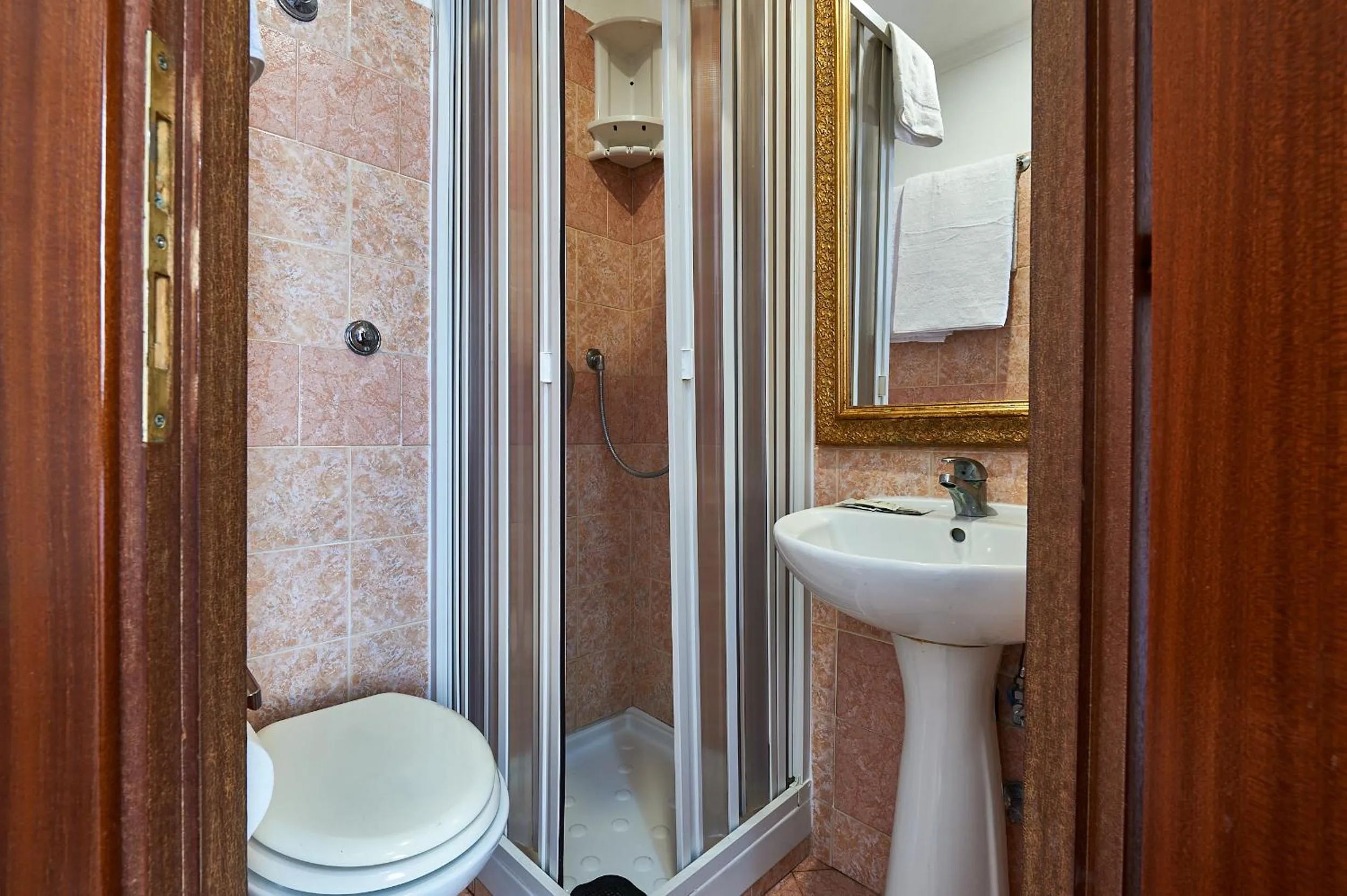 Bathroom in Hotel Virginia