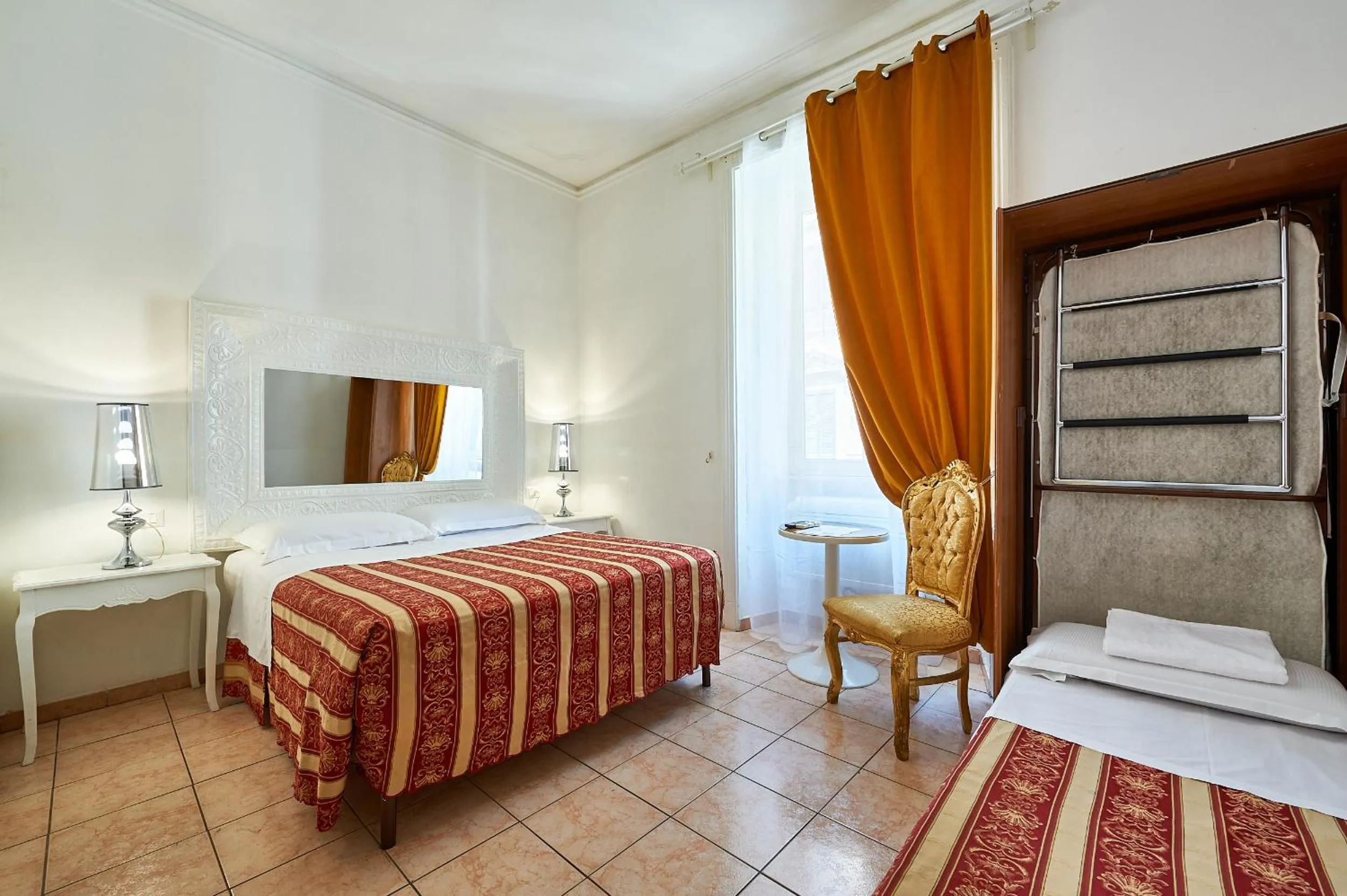 Bed in Hotel Virginia