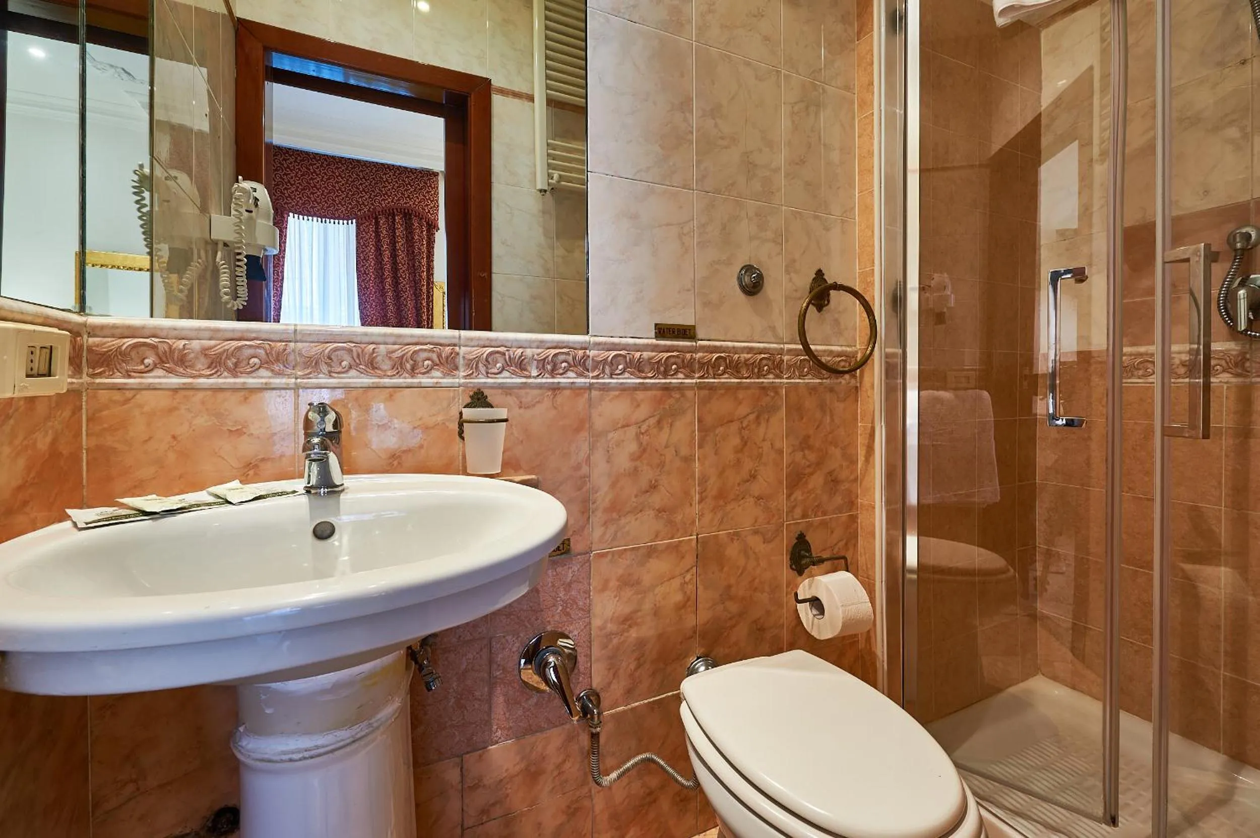 Bathroom in Hotel Virginia