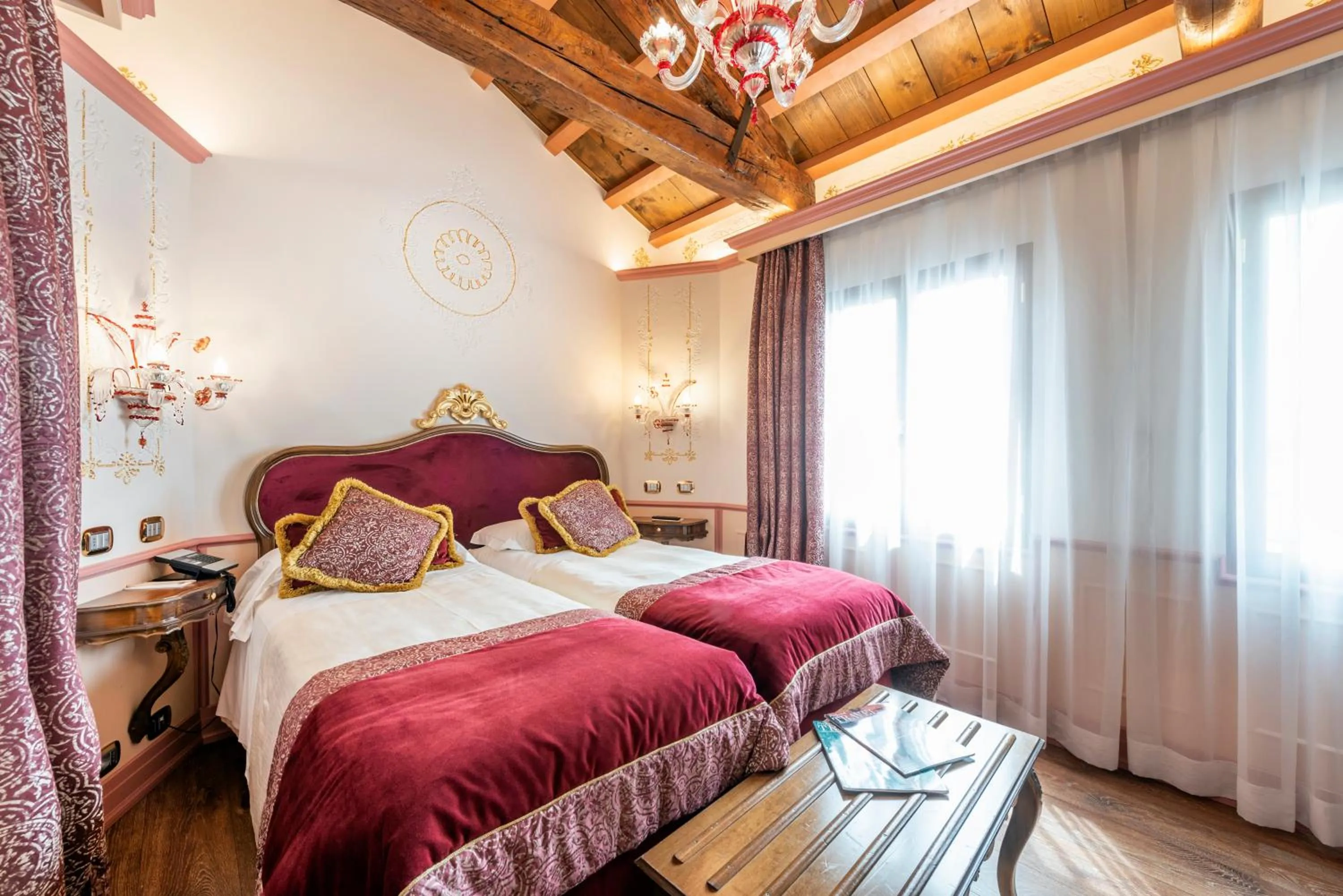 Bed in Monaco & Grand Canal