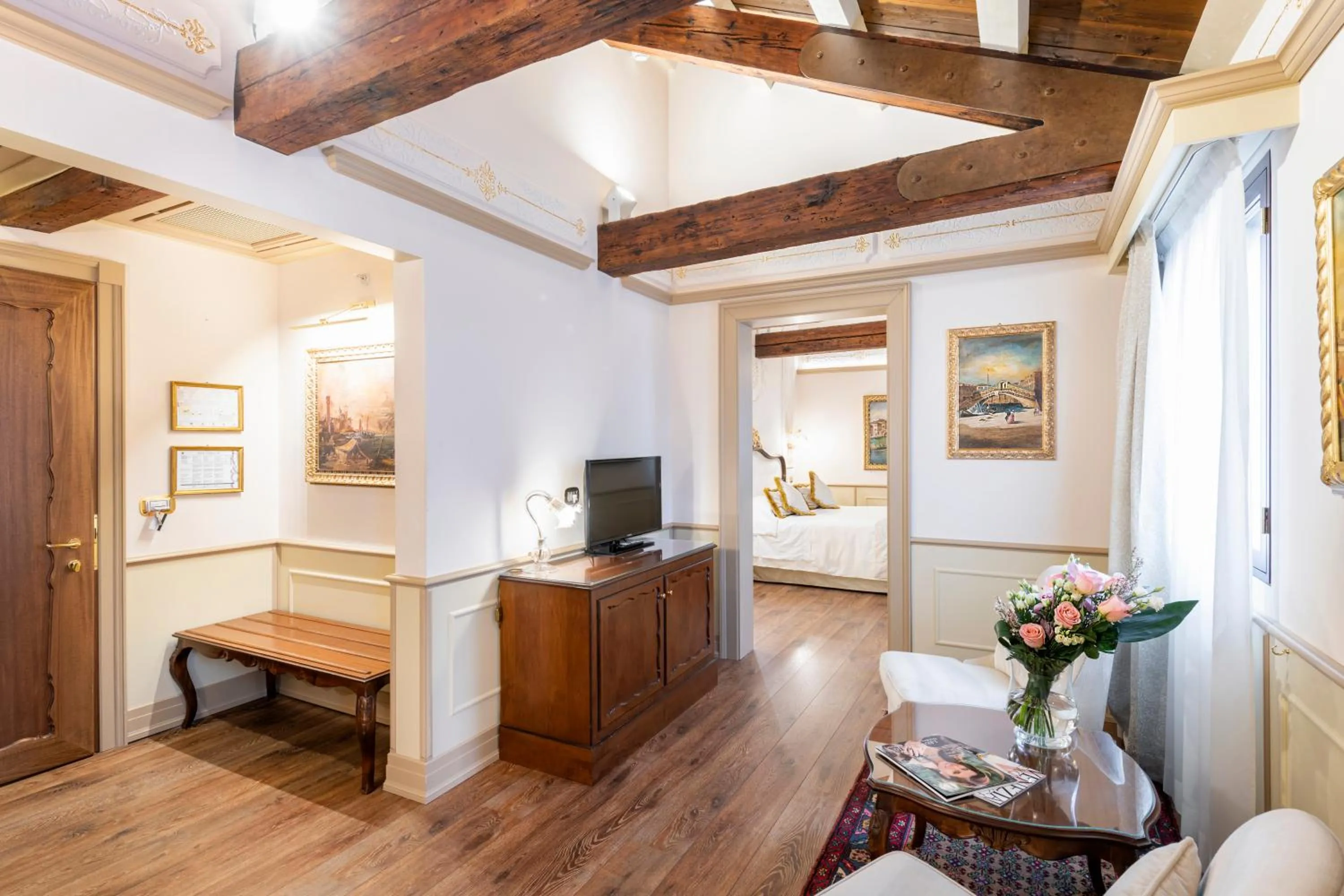 Living room in Monaco & Grand Canal