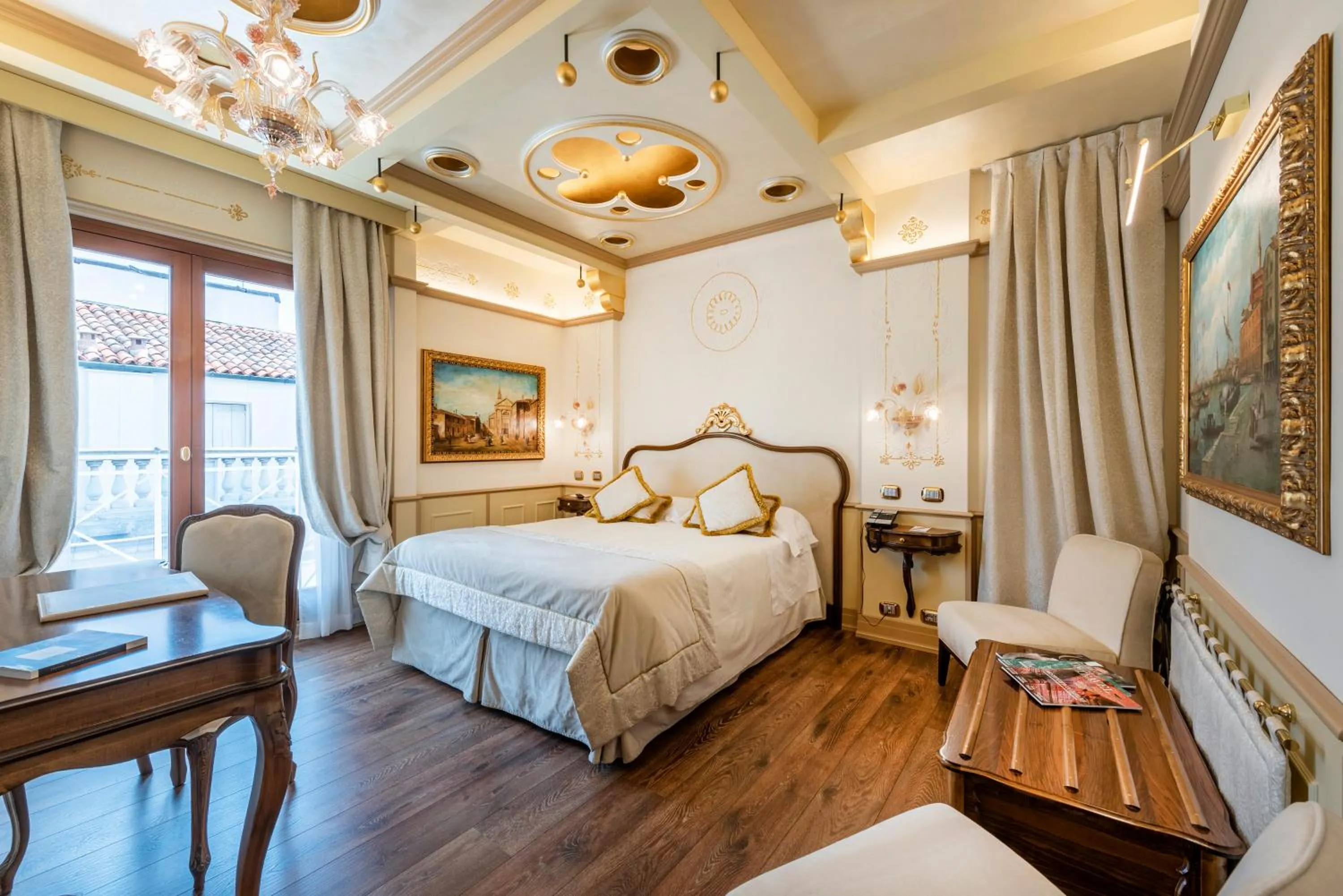 Bedroom, Bed in Monaco & Grand Canal