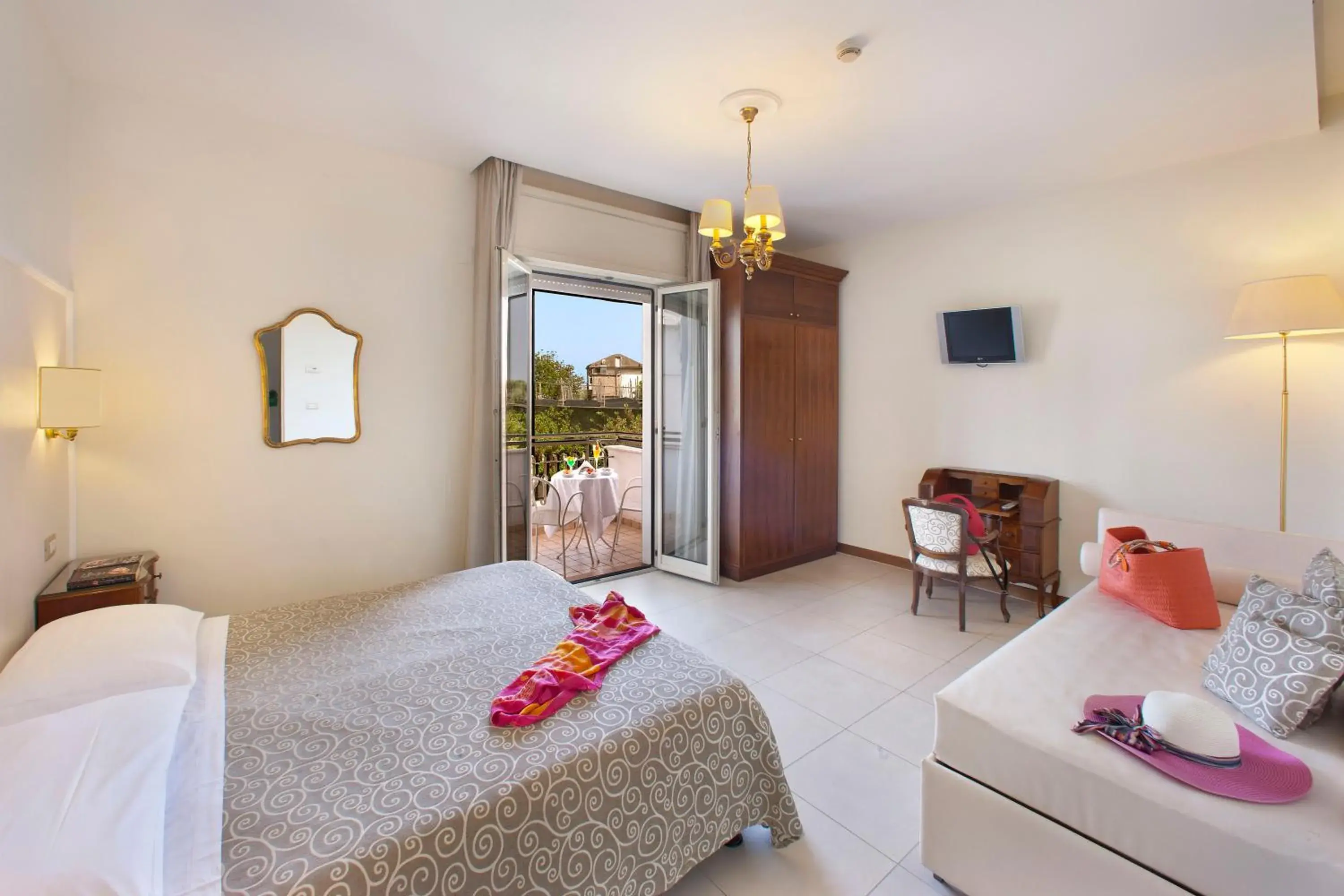 Triple Room in Hotel Alpha Triple Room in Hotel Alpha