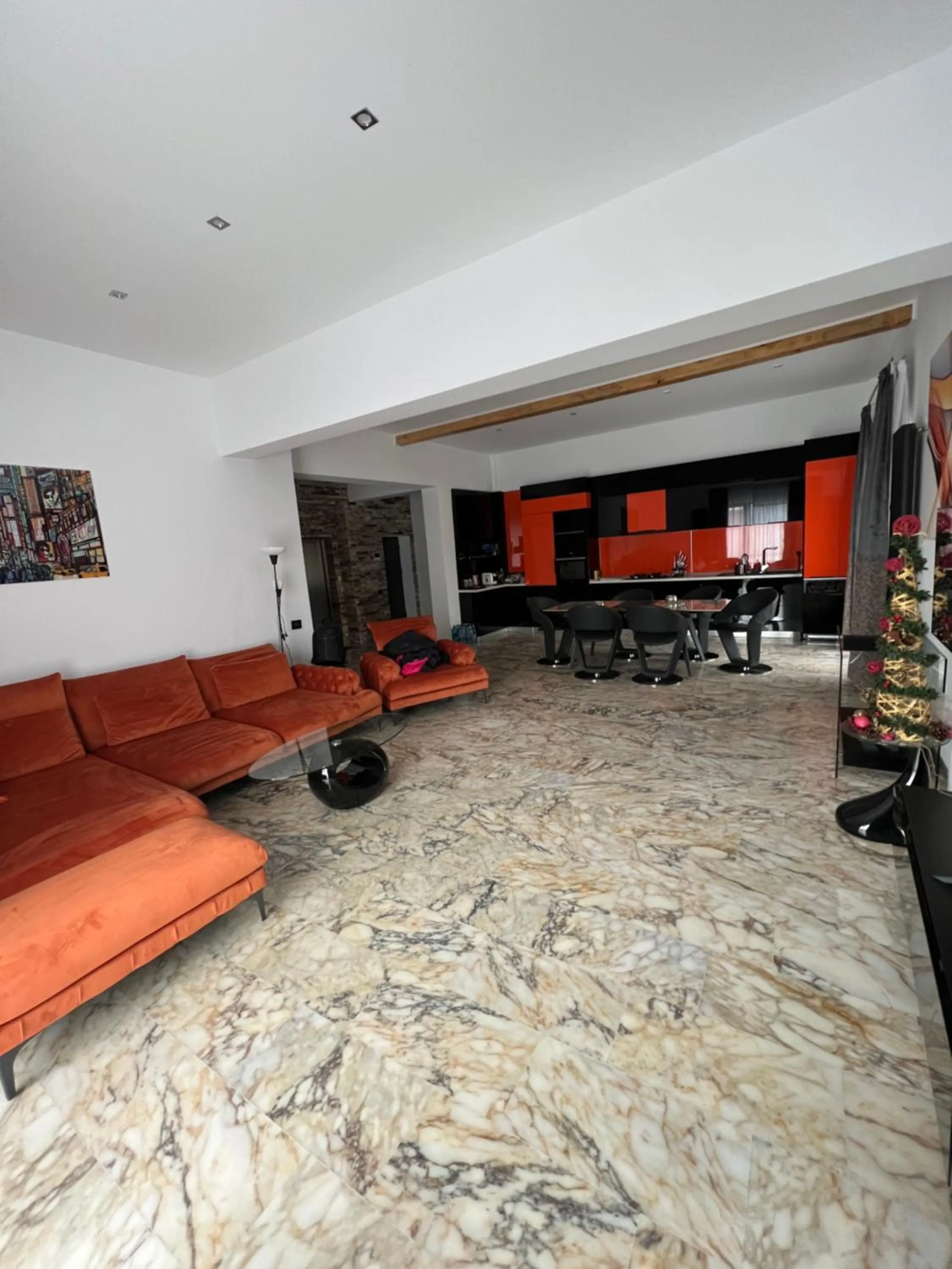 R&B Apartments
