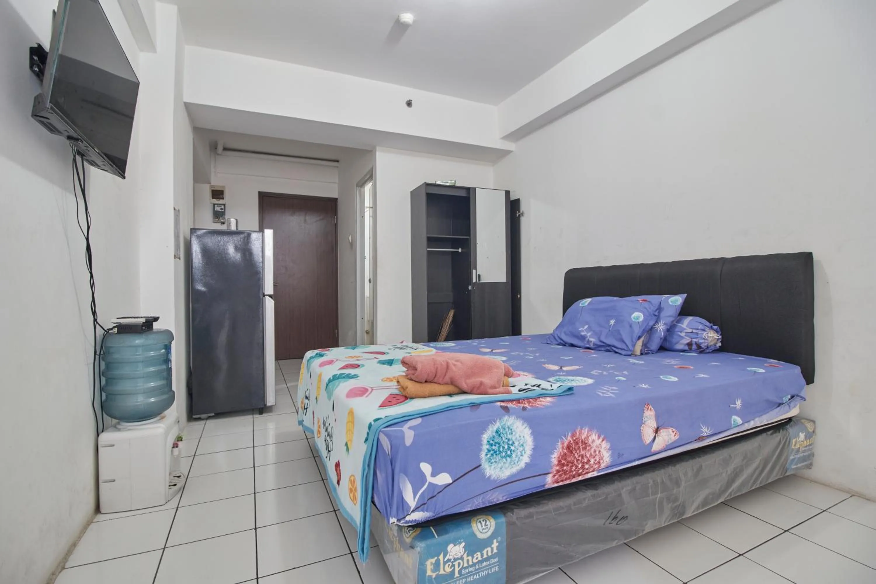 Bed in Room Rendi Gunung Putri Square