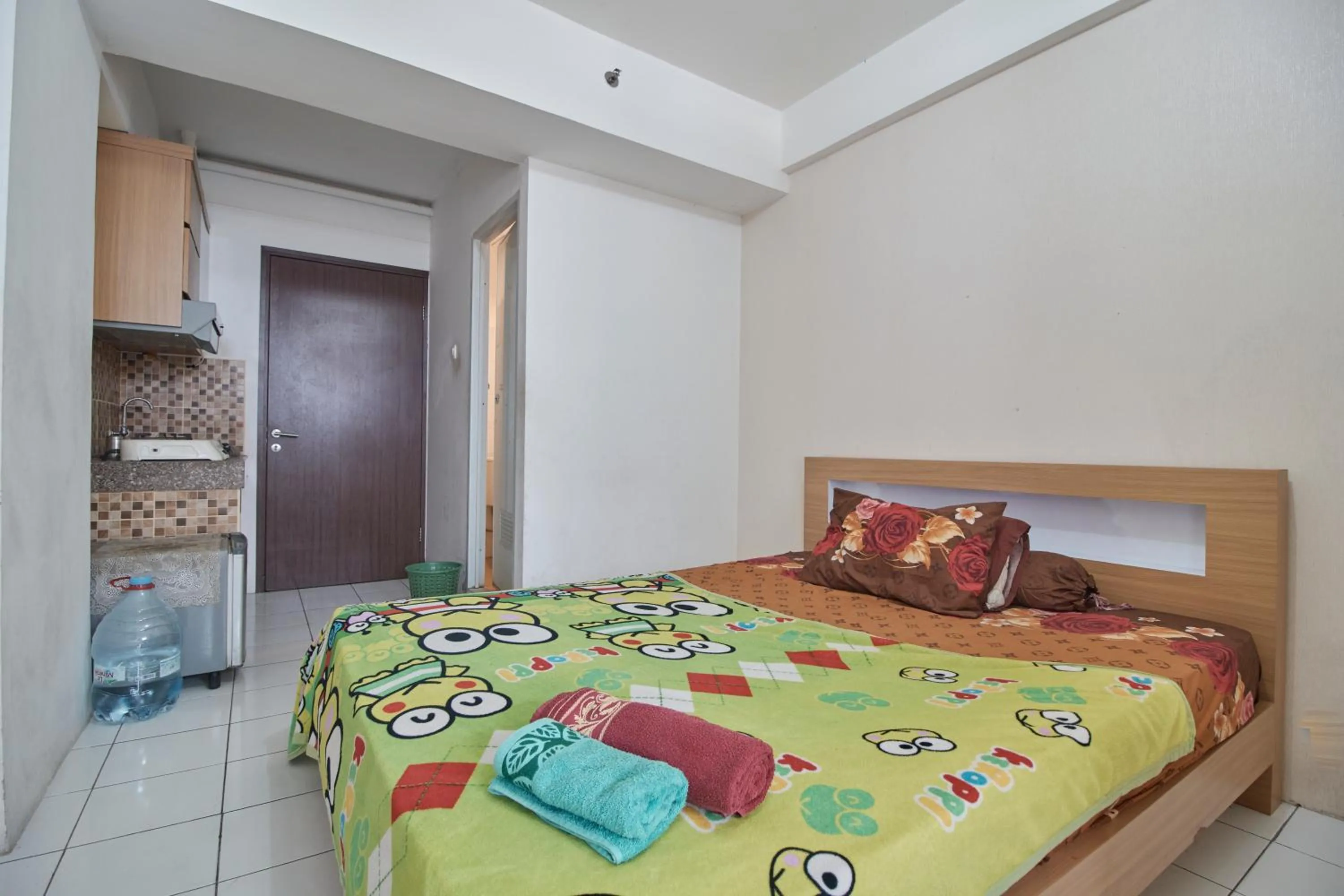 Bed in Room Rendi Gunung Putri Square