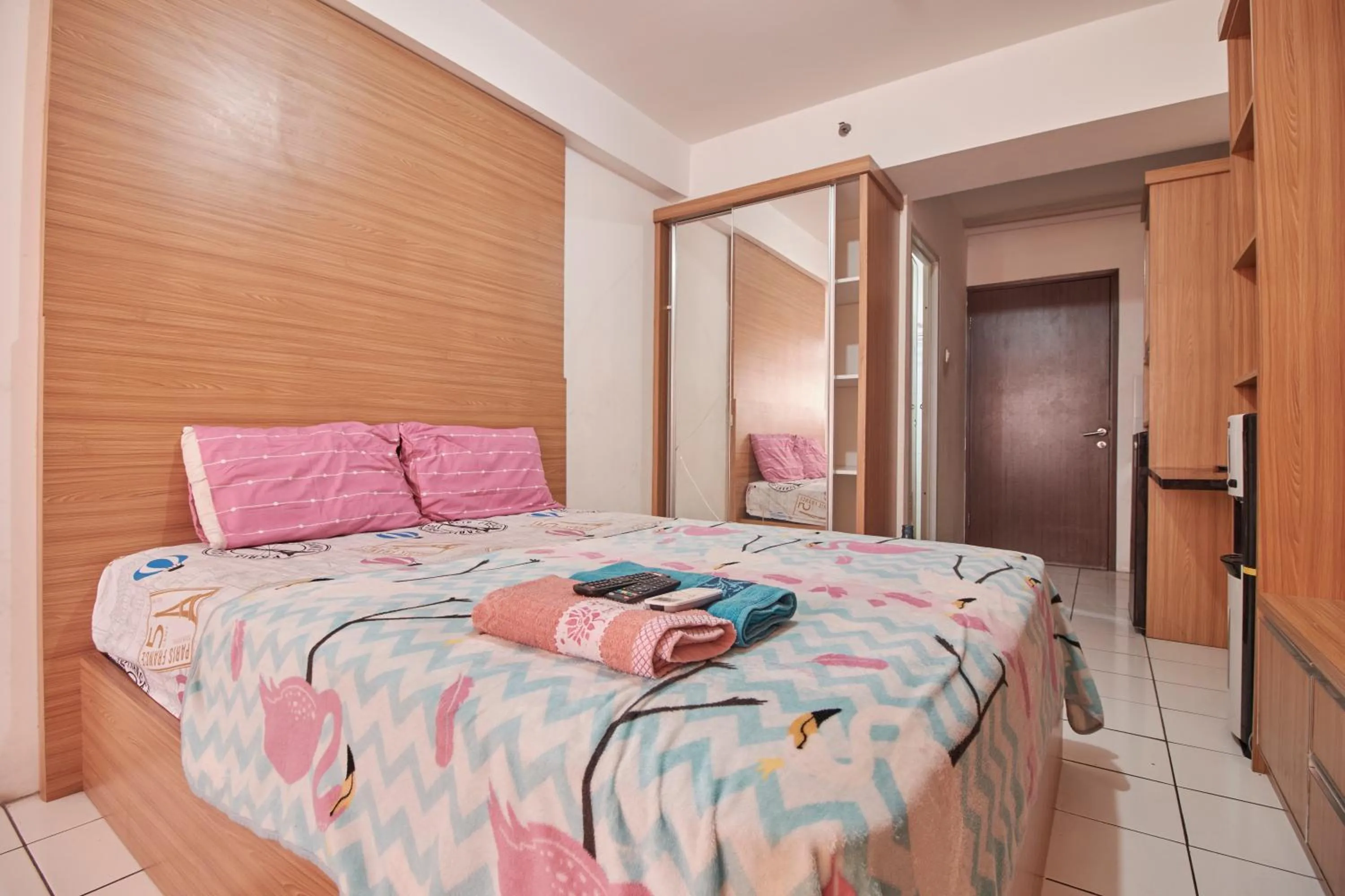 Bed in Room Rendi Gunung Putri Square