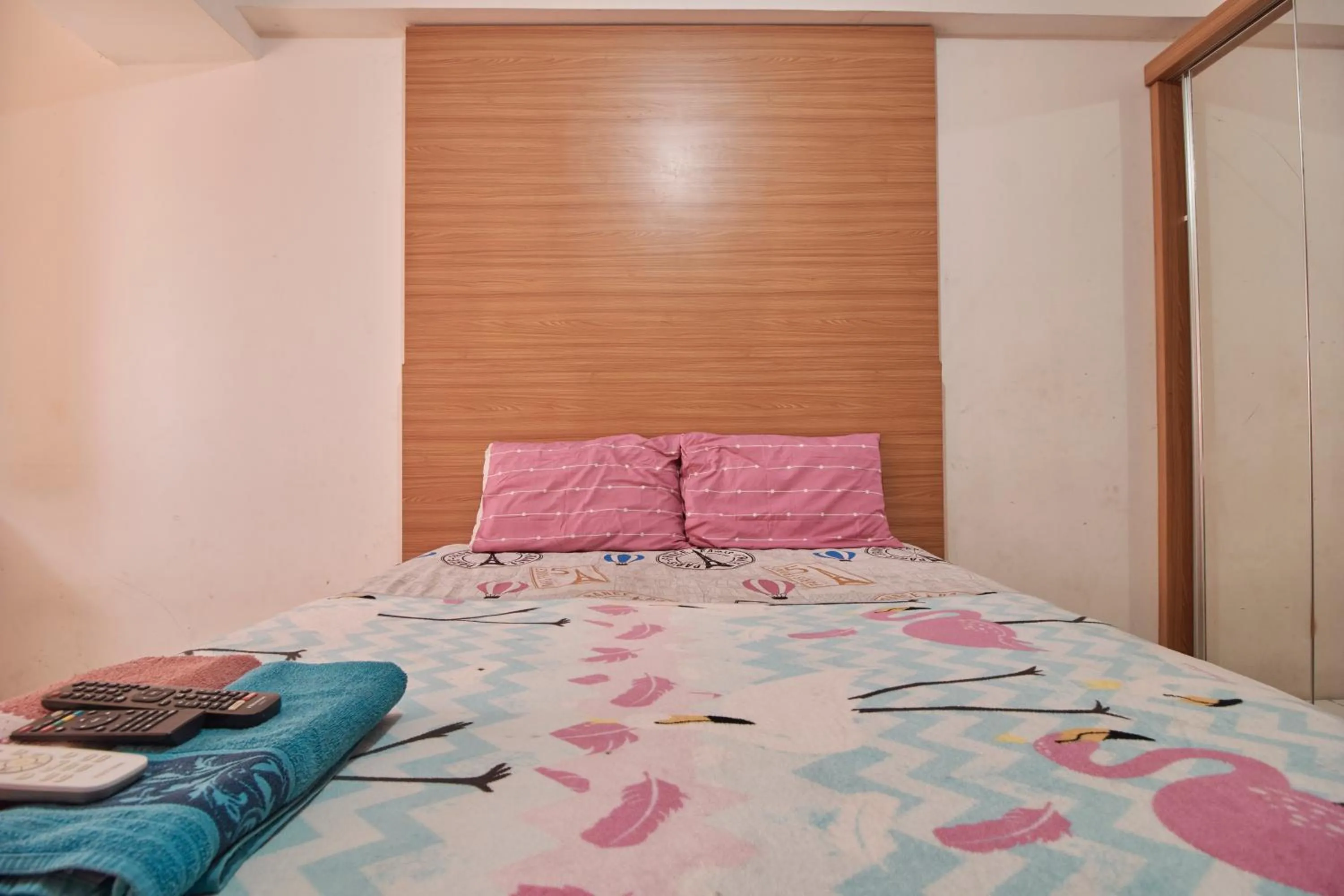 Bed in Room Rendi Gunung Putri Square