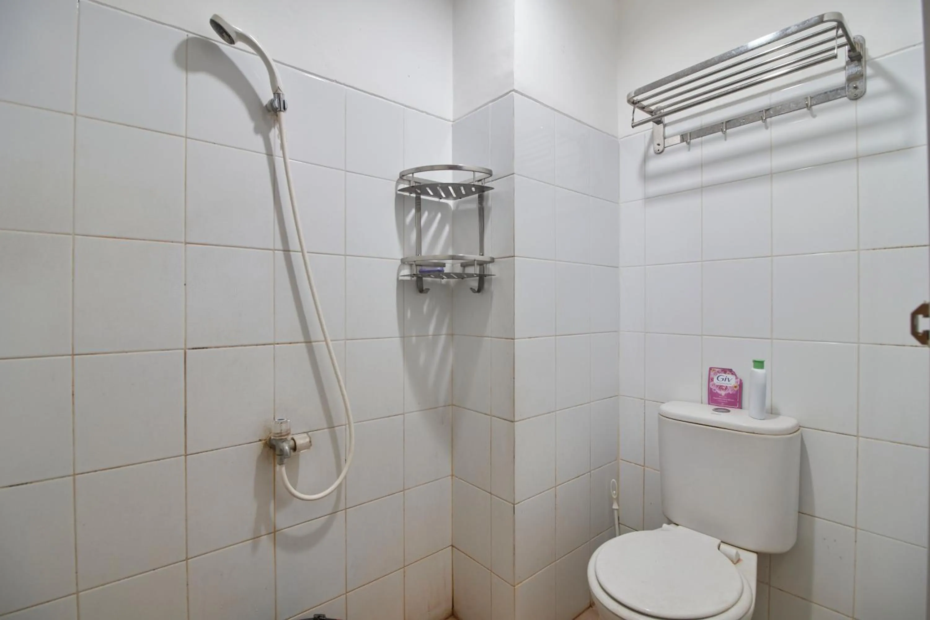 Bathroom in Room Rendi Gunung Putri Square