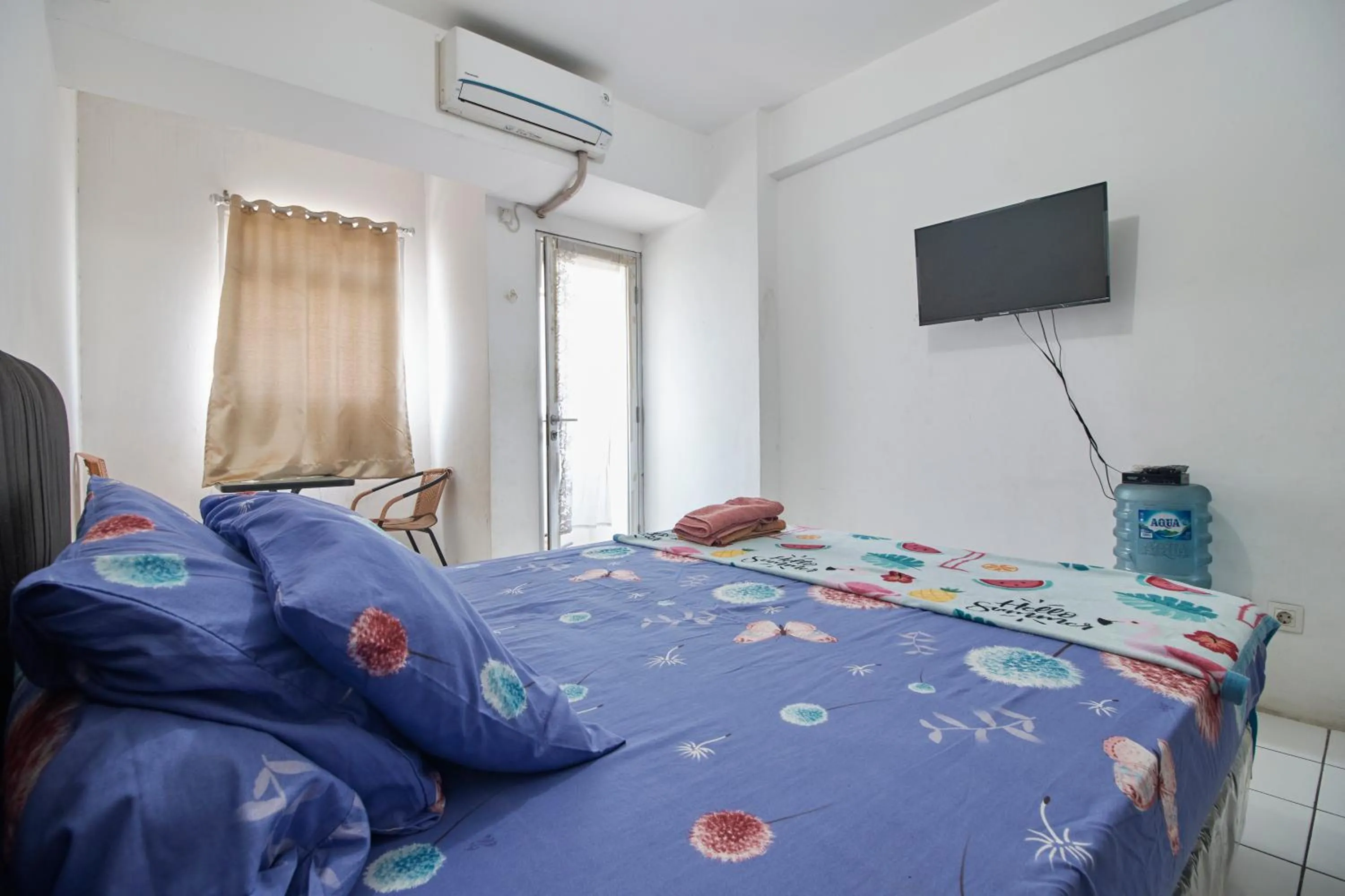 Bed in Room Rendi Gunung Putri Square