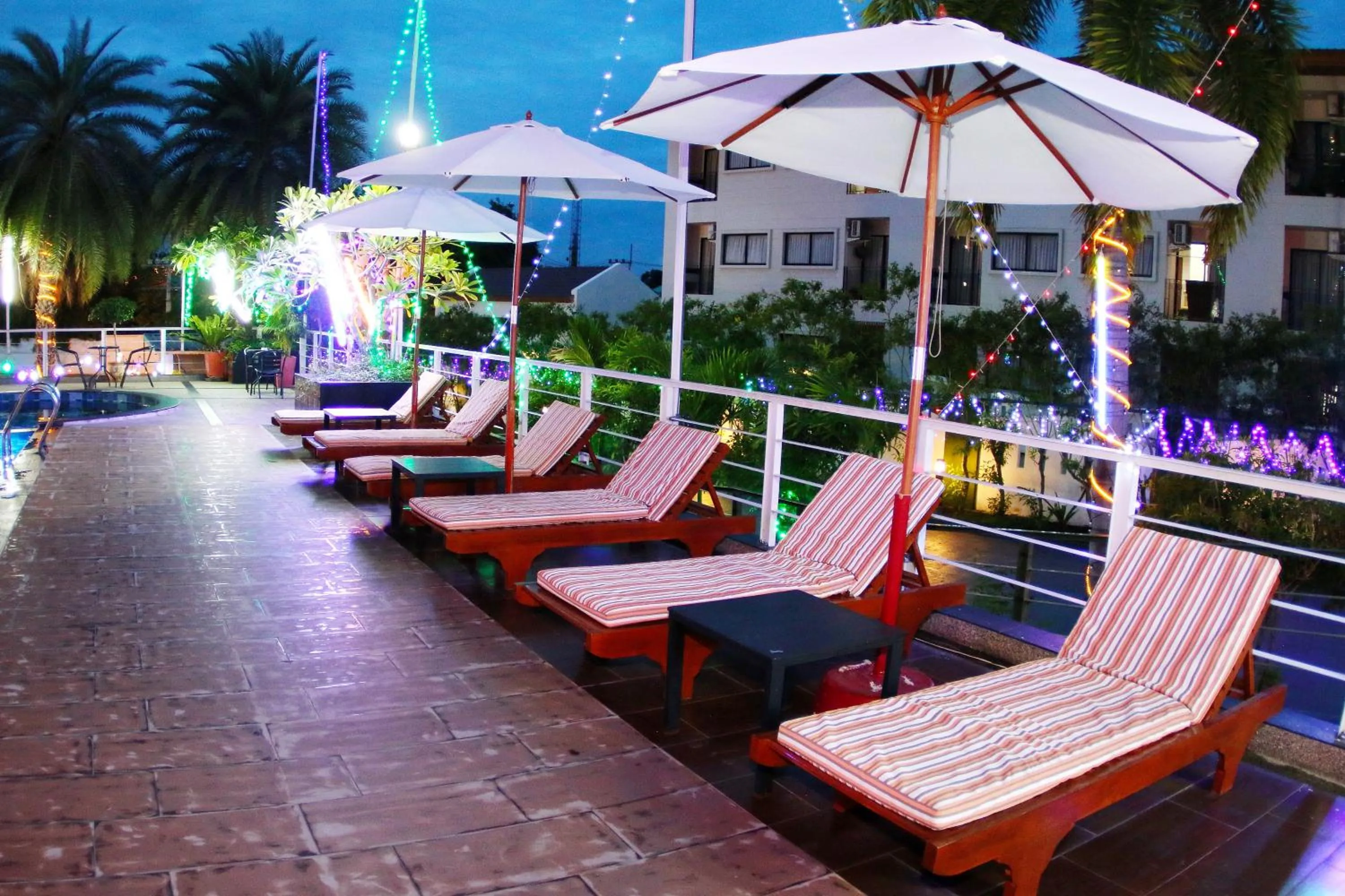 Balcony/Terrace in Arthitaya Green Nature Hotel & Lakkhana Poolside Resort
