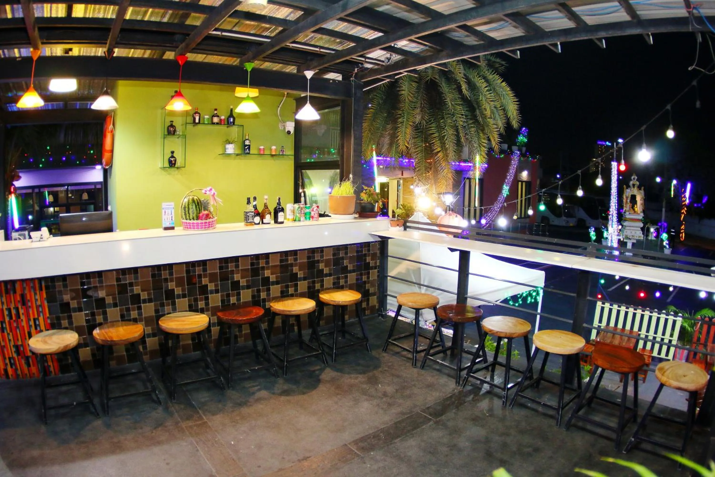 Lounge or bar in Arthitaya Green Nature Hotel & Lakkhana Poolside Resort