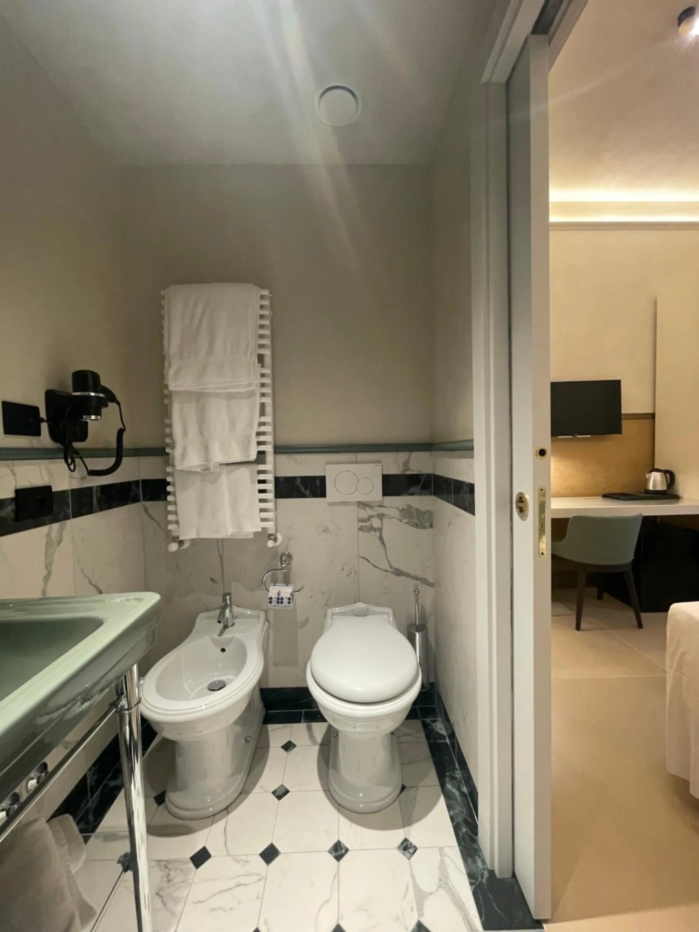 Toilet in Hotel Palazzo Ognissanti