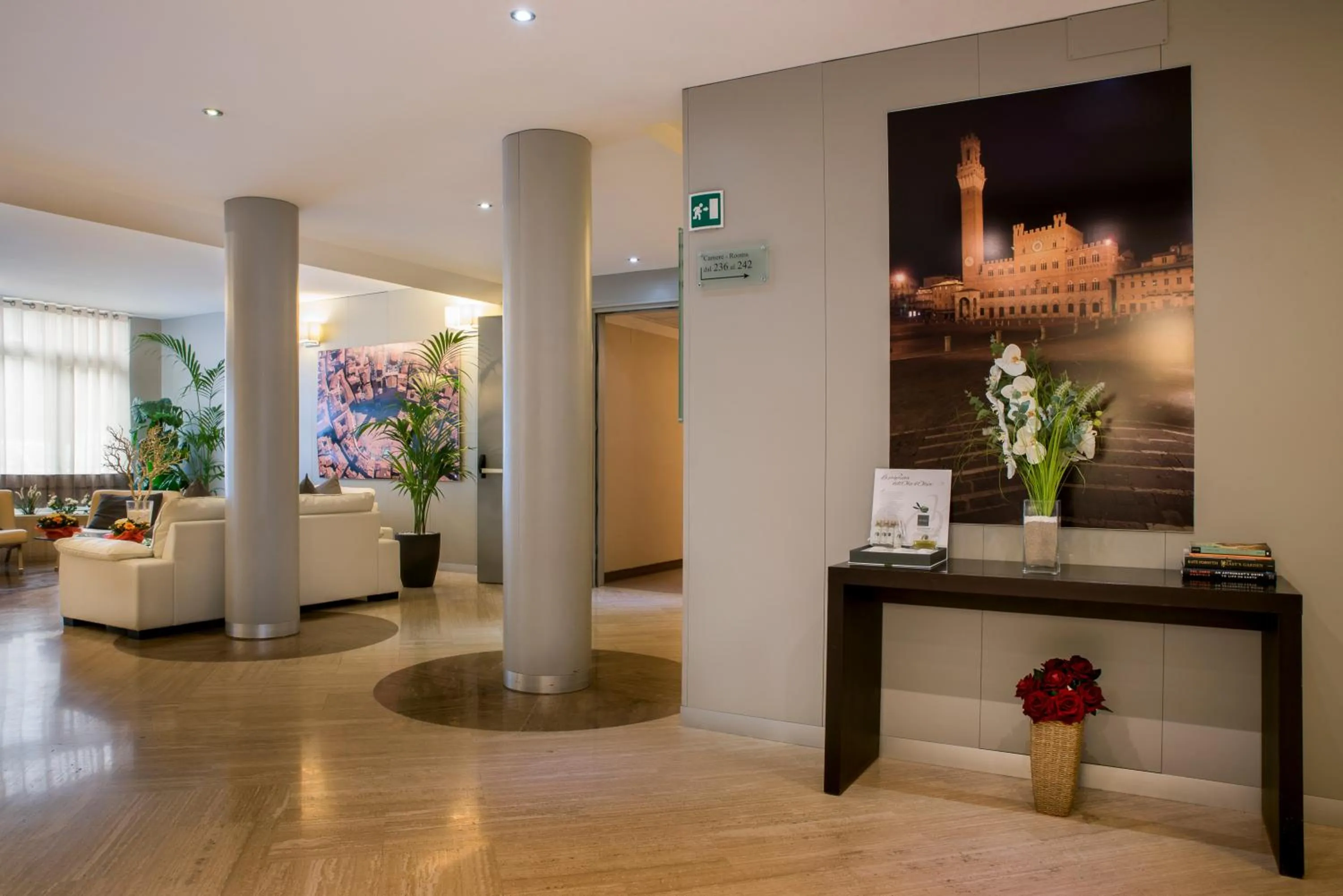 Lobby or reception in Hotel Executive