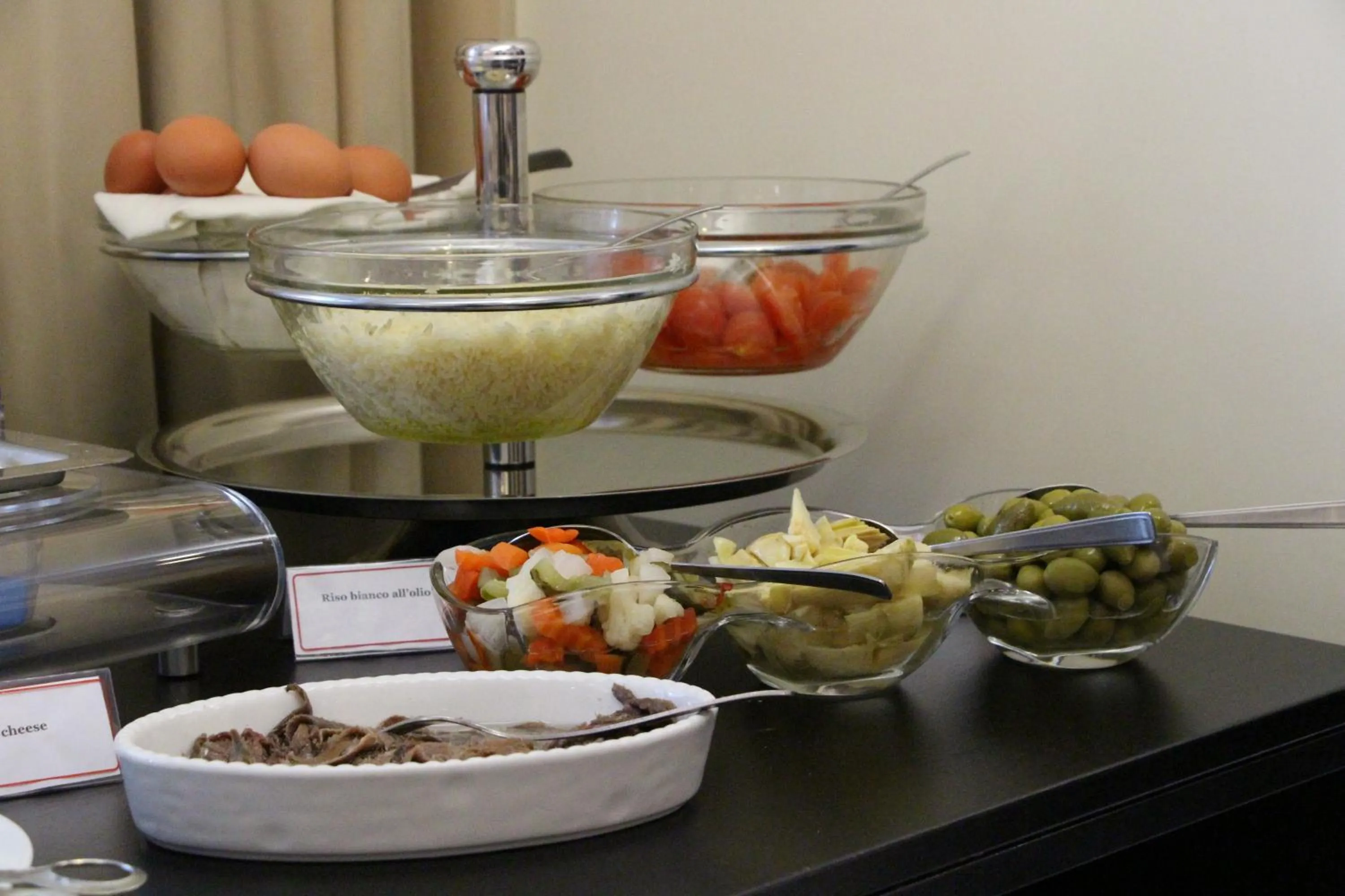 Buffet breakfast in Hotel Executive