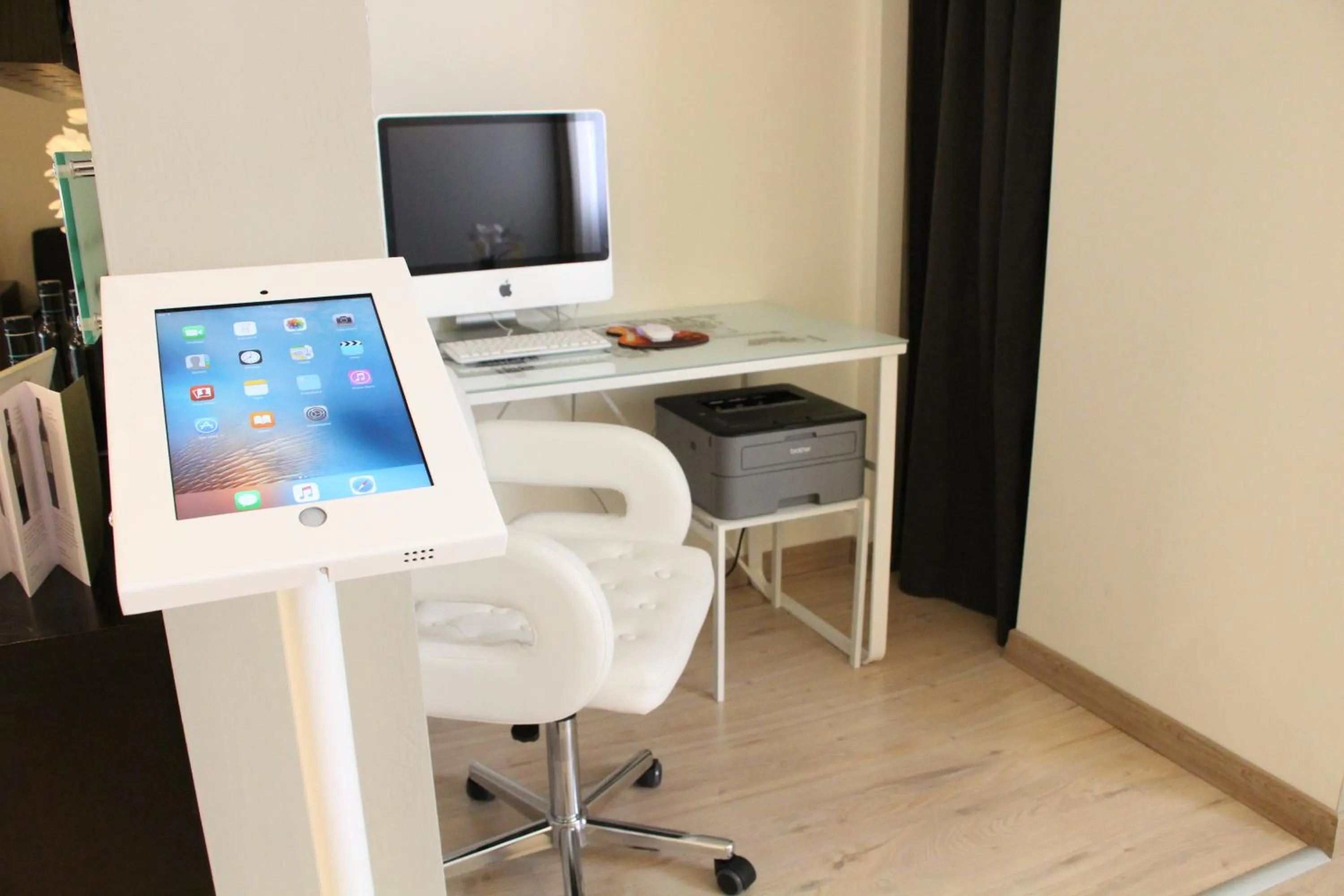 Area and facilities in Hotel Executive