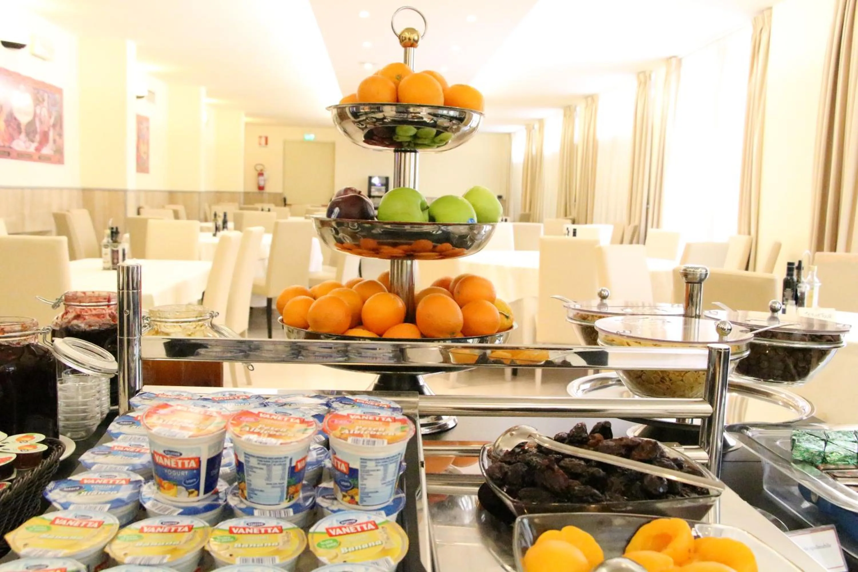 Buffet breakfast in Hotel Executive