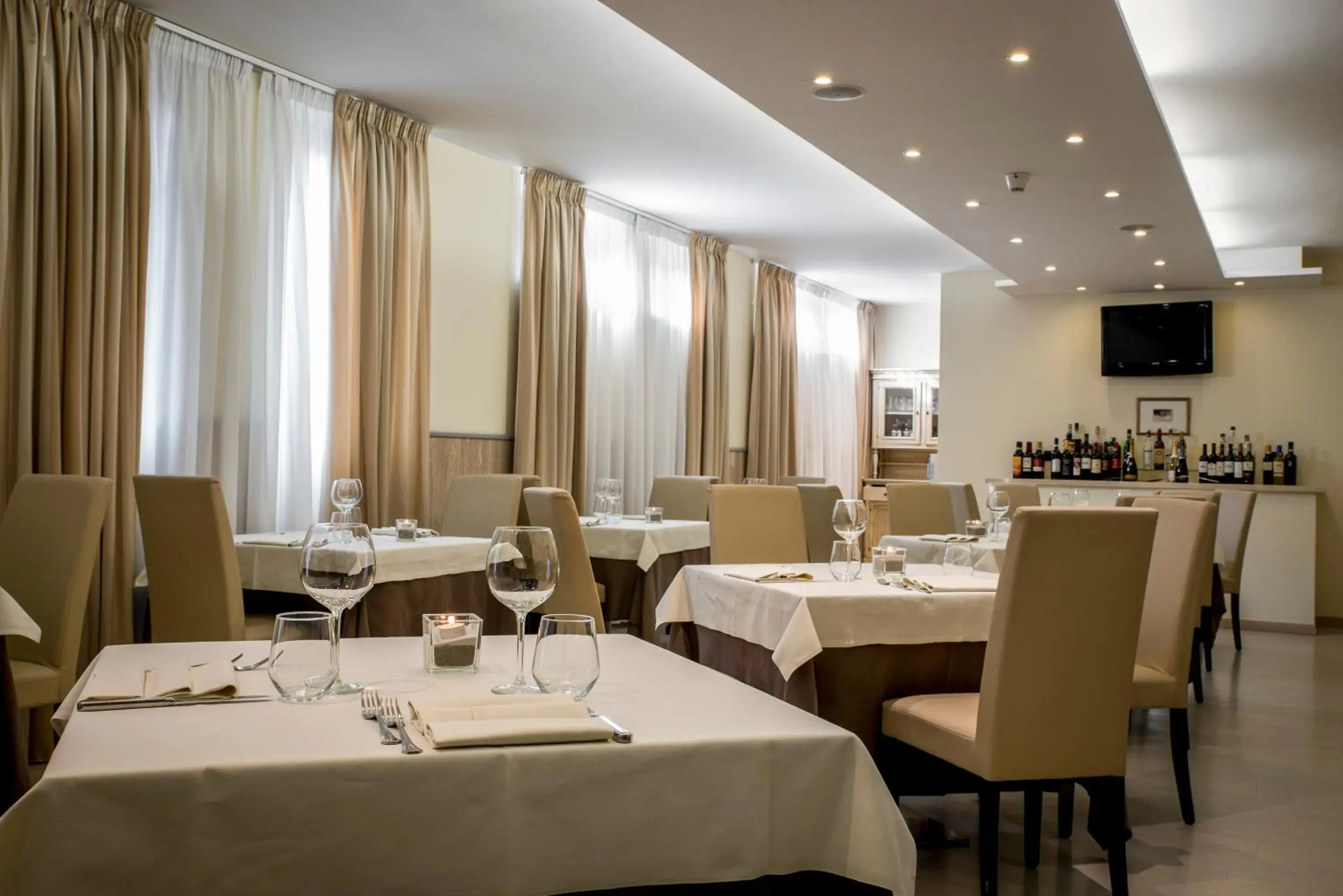 Lobby or reception in Hotel Executive Lobby or reception in Hotel Executive