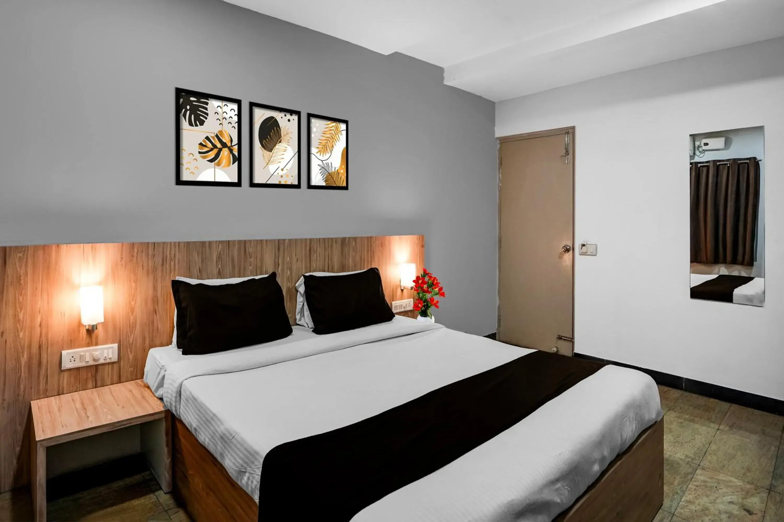 Classic Triple Room - single occupancy in Super Townhouse Richmond MG Road Metro Formerly Richmond Residency Classic Triple Room - single occupancy in Super Townhouse Richmond MG Road Metro Formerly Richmond Residency