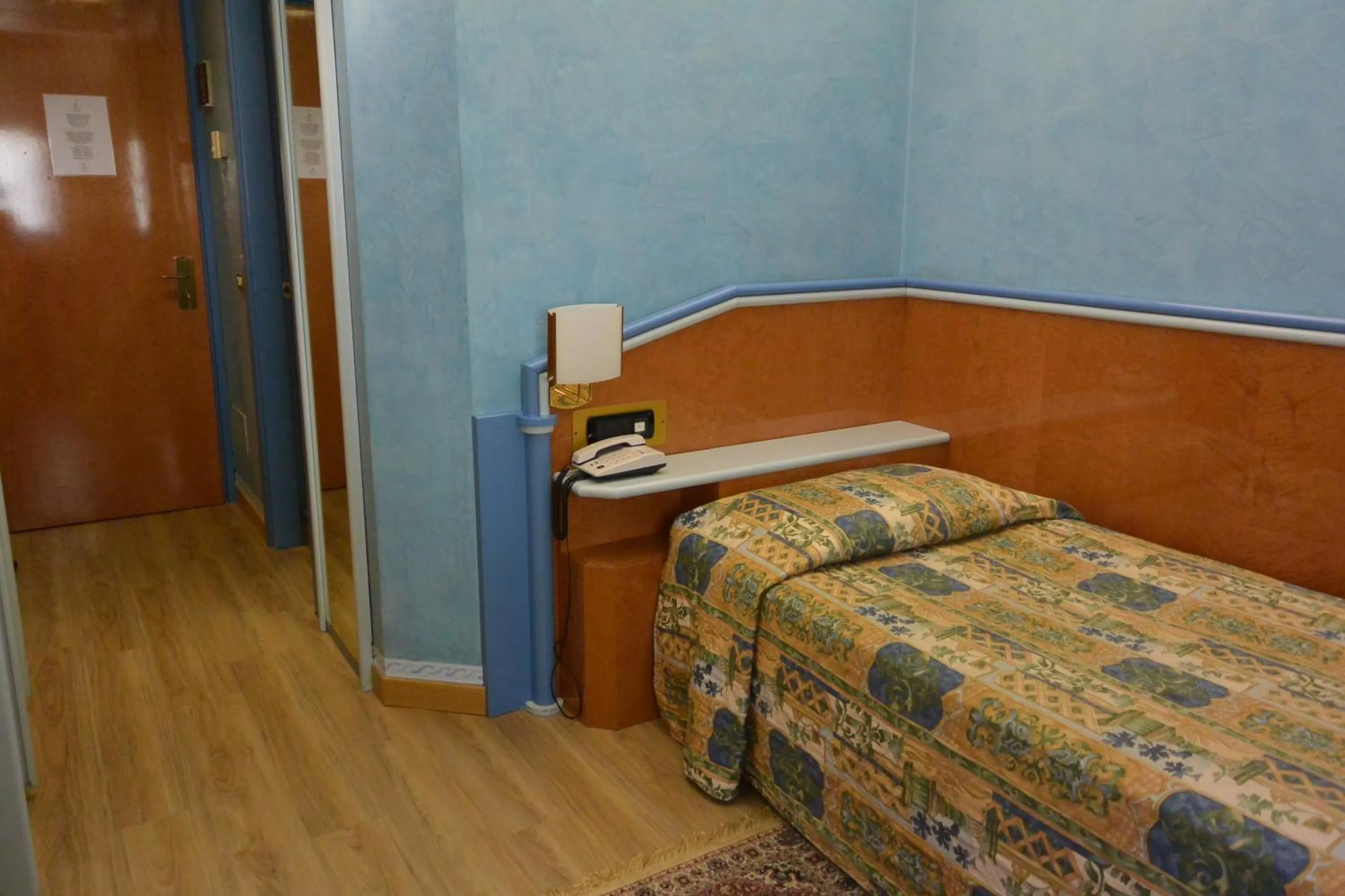 Photo of the whole room, Bed in Hotel Lido