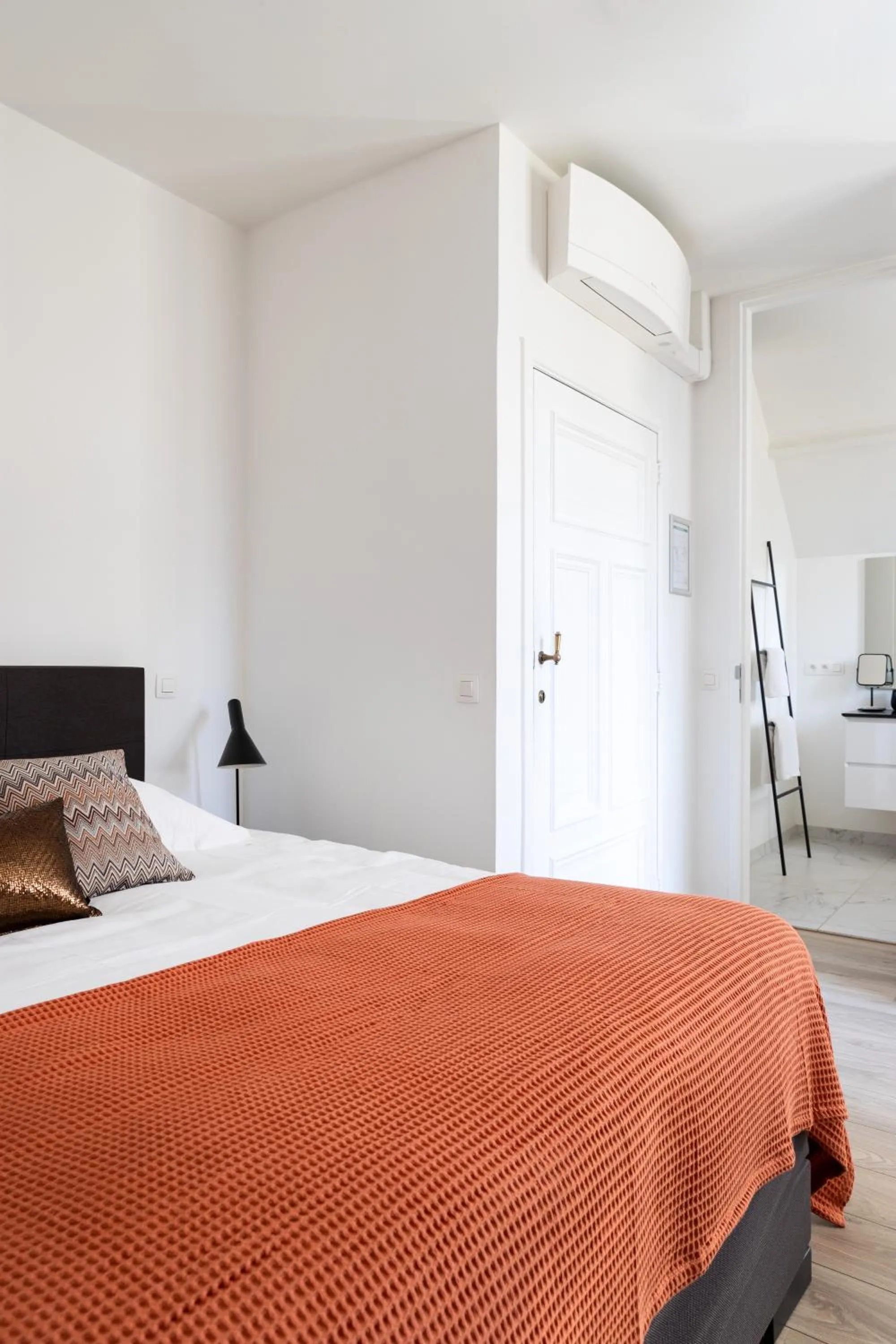 Photo of the whole room in Maison Josephine