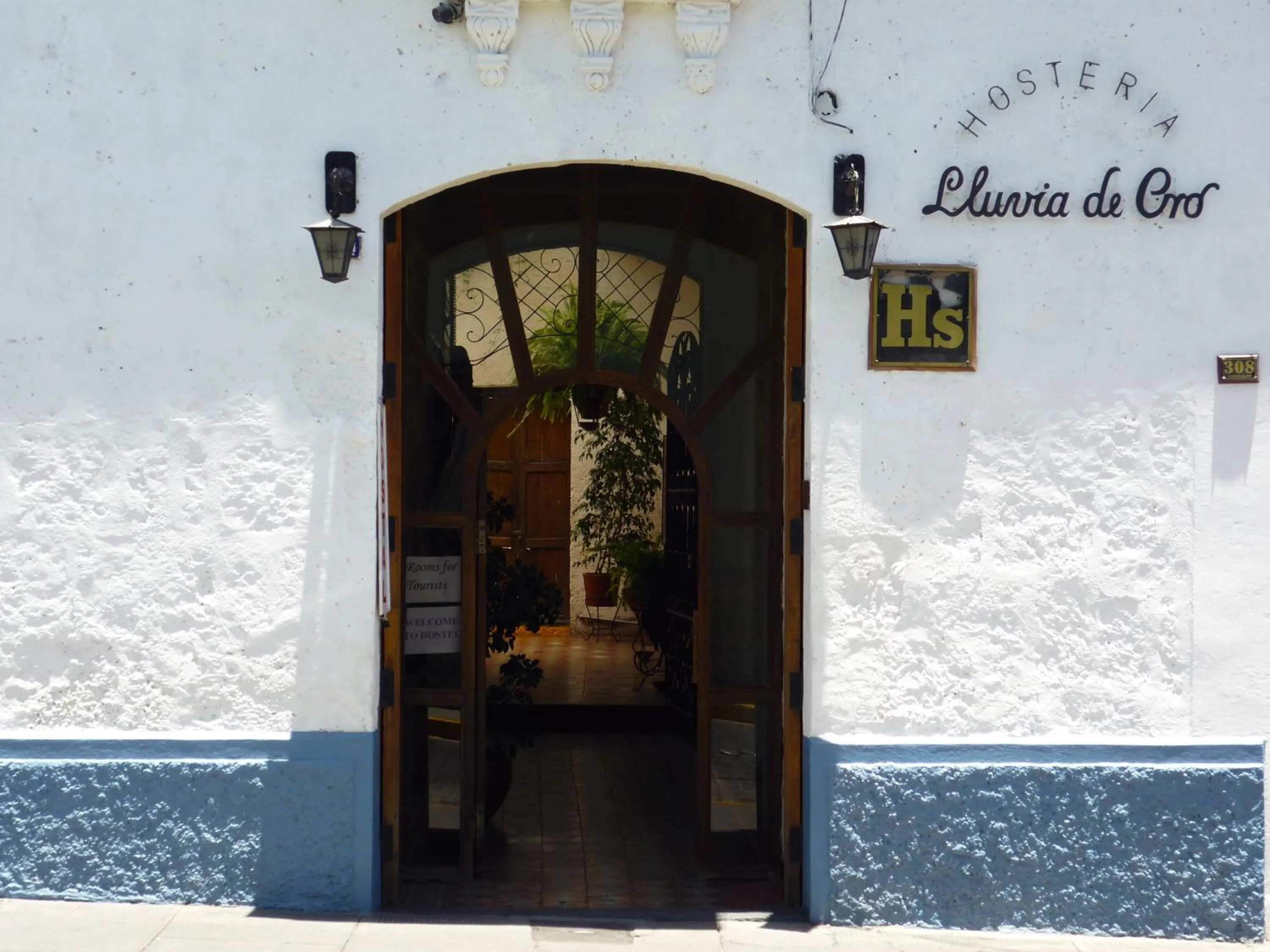 Hostal Lluvia de Oro