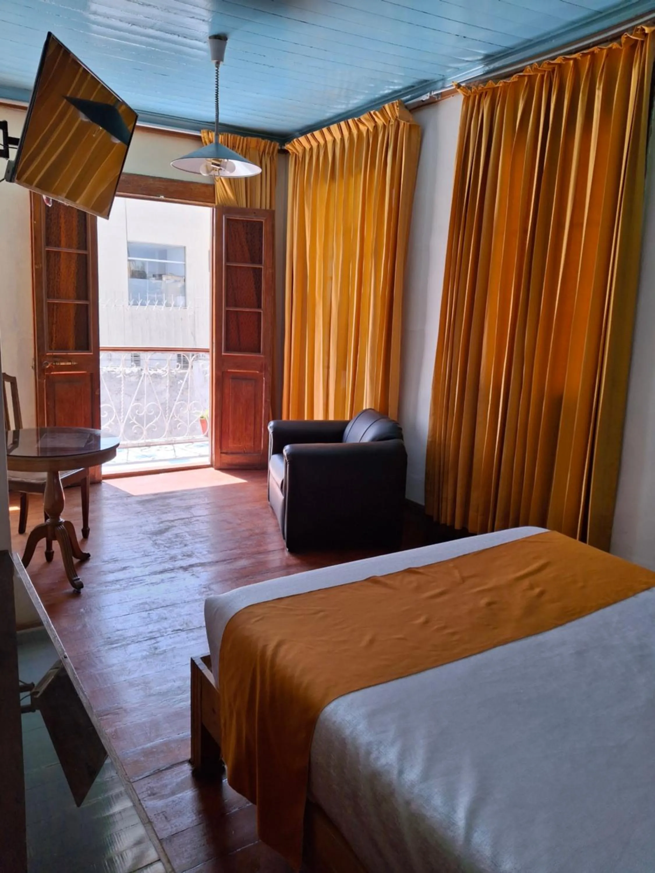 Superior Double Room in Hostal Lluvia de Oro