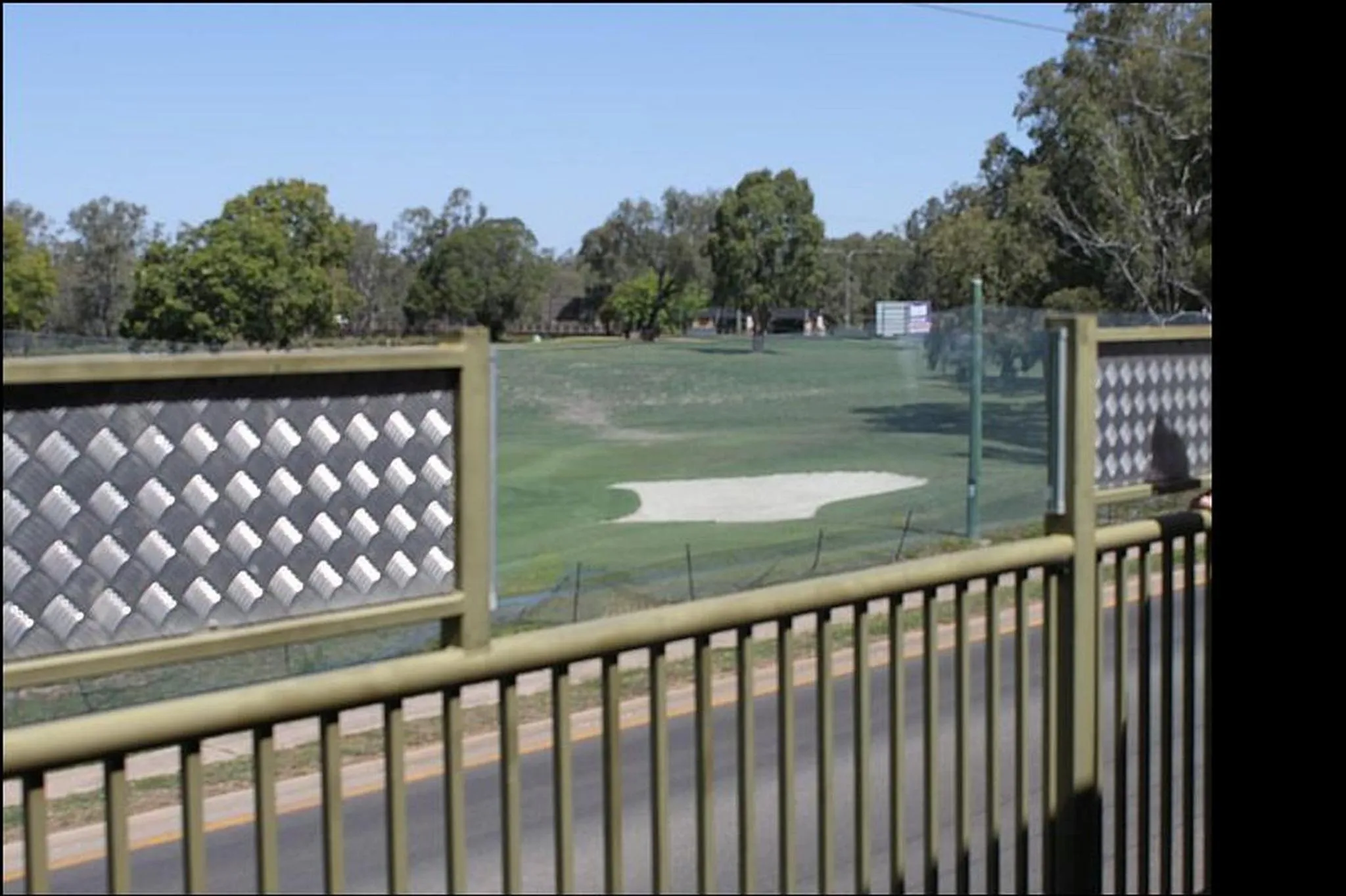 Area and facilities in Emerald Executive Apartments