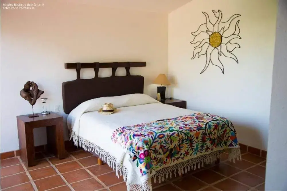 Luna Double Room with Bath in El Cantar del Viento- Hotel Boutique Luna Double Room with Bath in El Cantar del Viento- Hotel Boutique