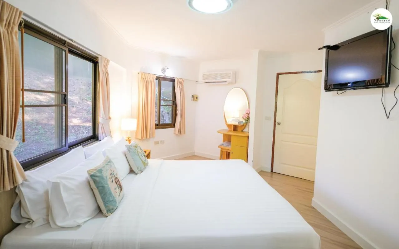 Bed in Phukaew Resort & Adventure Park