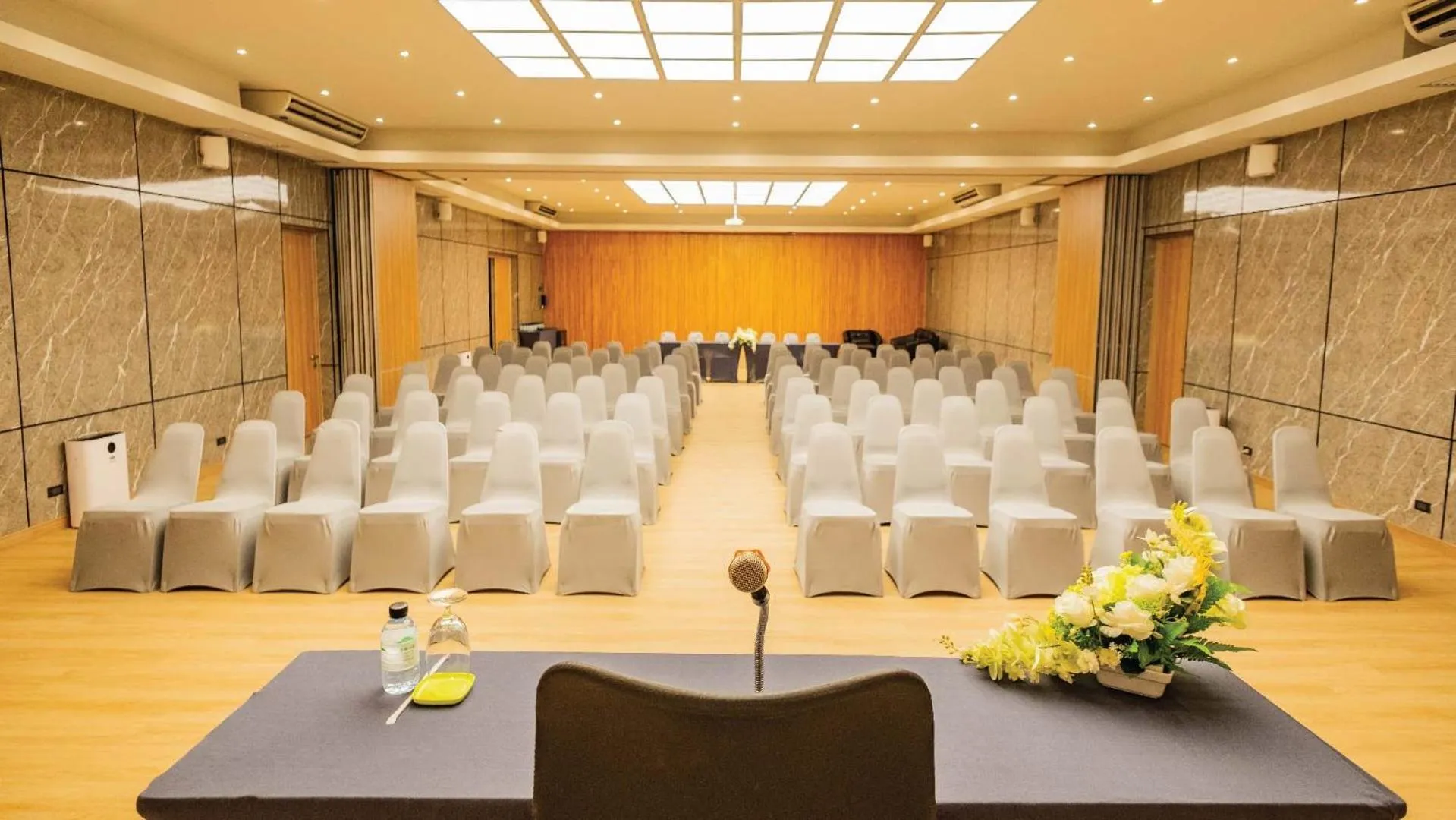 Meeting/conference room in Phukaew Resort & Adventure Park