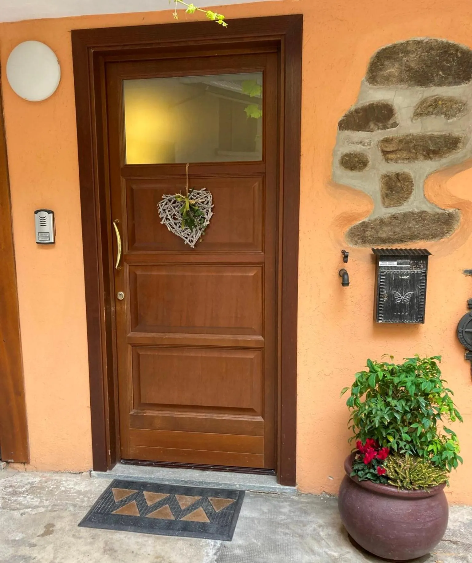 Facade/entrance in Il Ciapiné