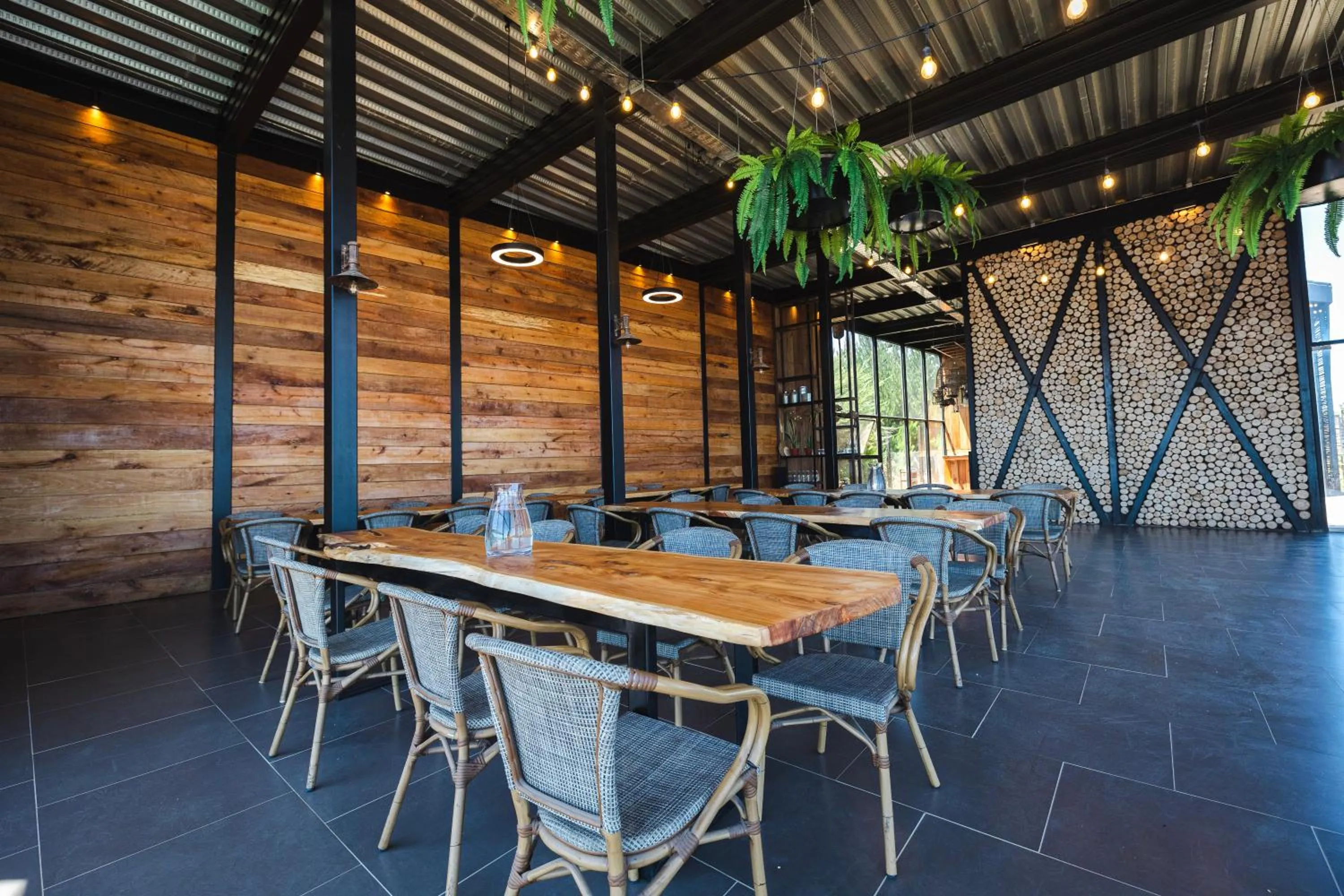 Restaurant/places to eat in Taka Matanzas