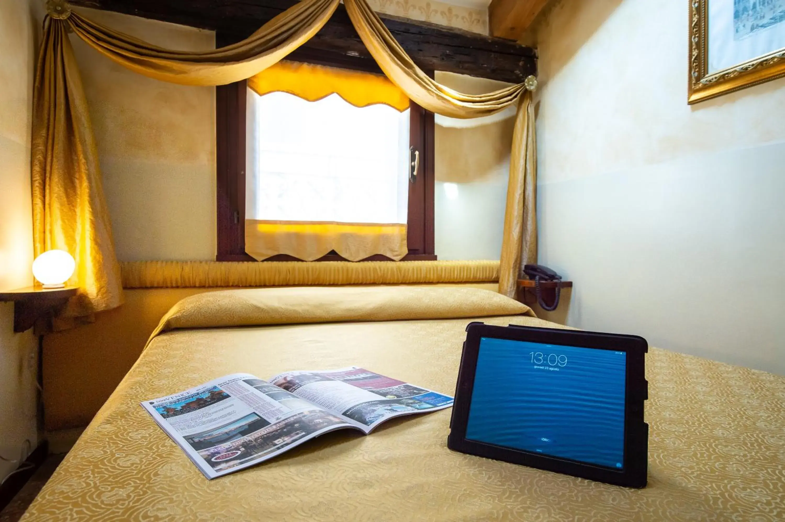 Economy Double Room in Hotel Mercurio Economy Double Room in Hotel Mercurio