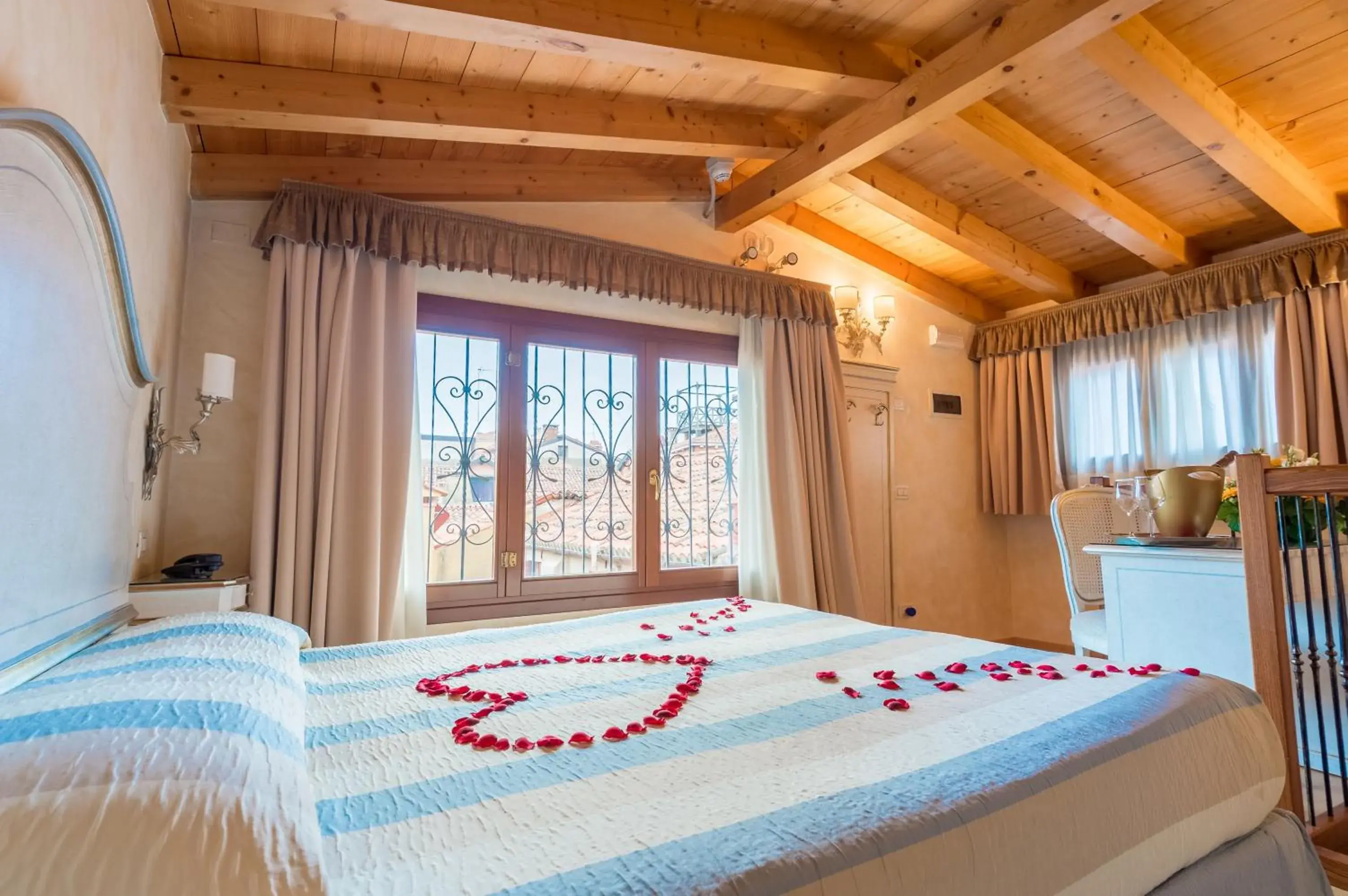 Bed in Hotel Mercurio Bed in Hotel Mercurio