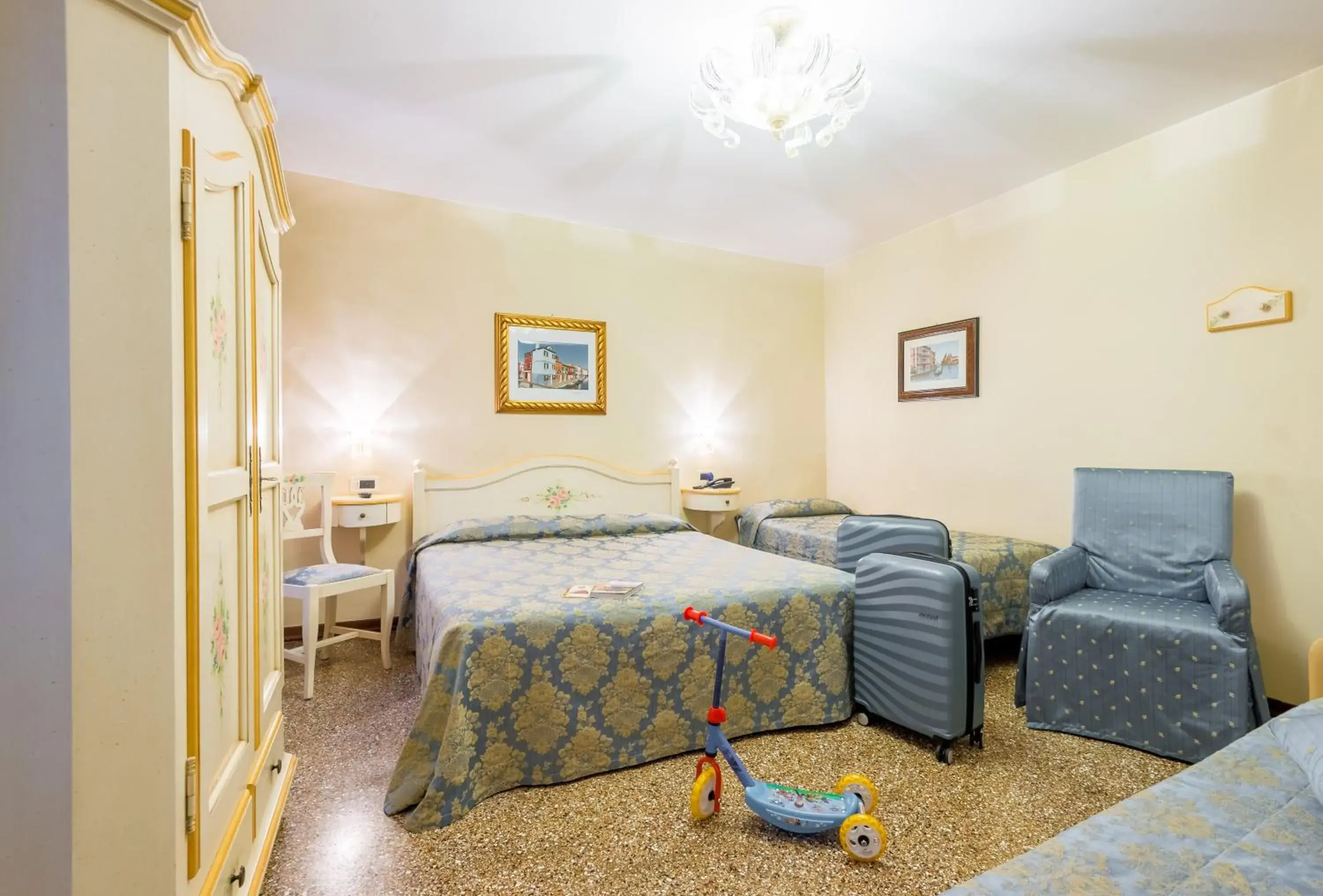 Bed in Hotel Mercurio Bed in Hotel Mercurio