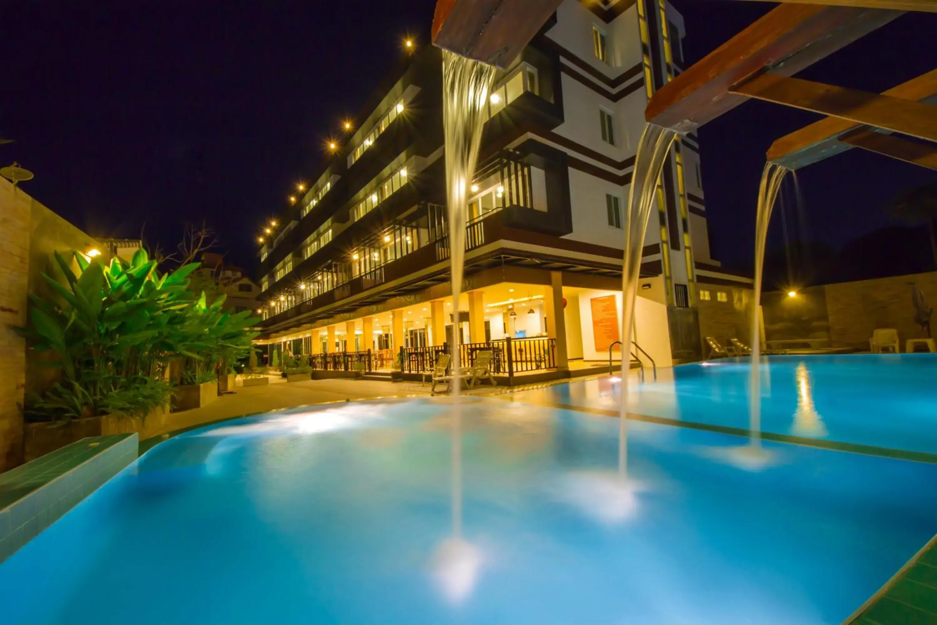 Swimming pool in TH beach hotel Swimming pool in TH beach hotel