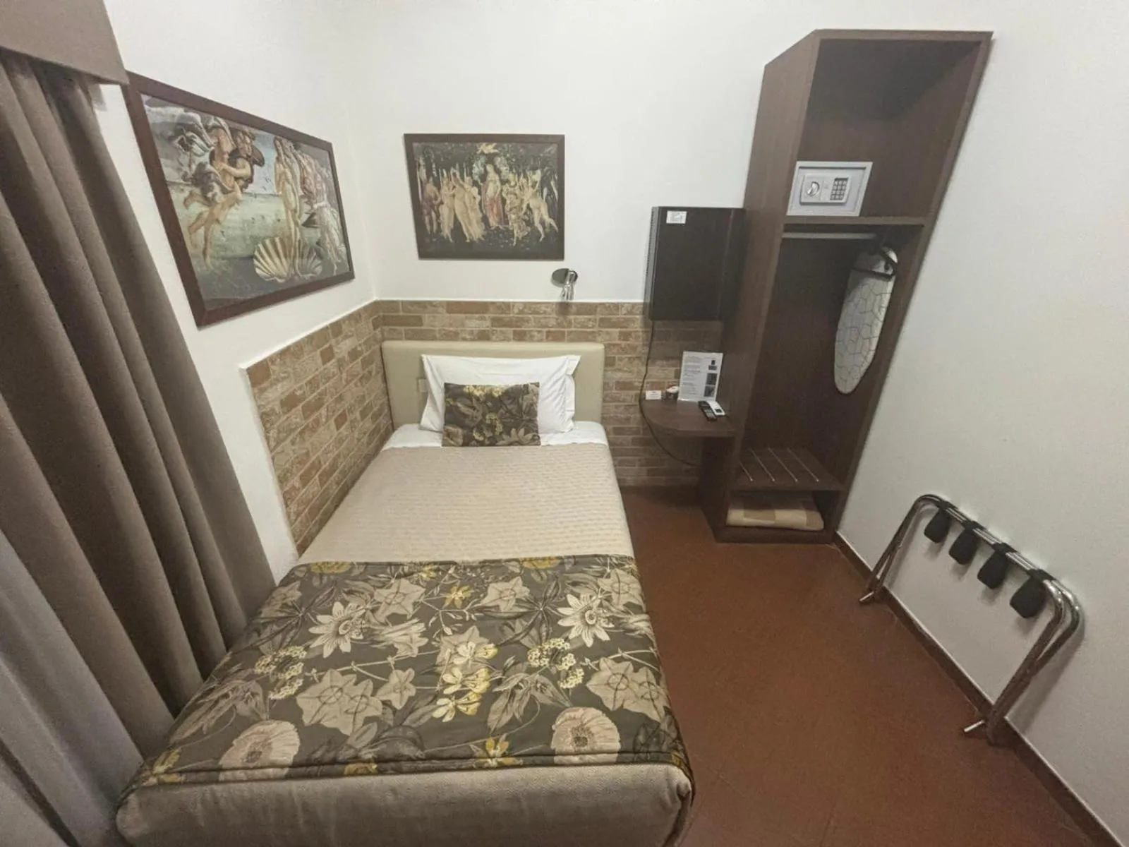 Bedroom, Bed in Hotel Ester