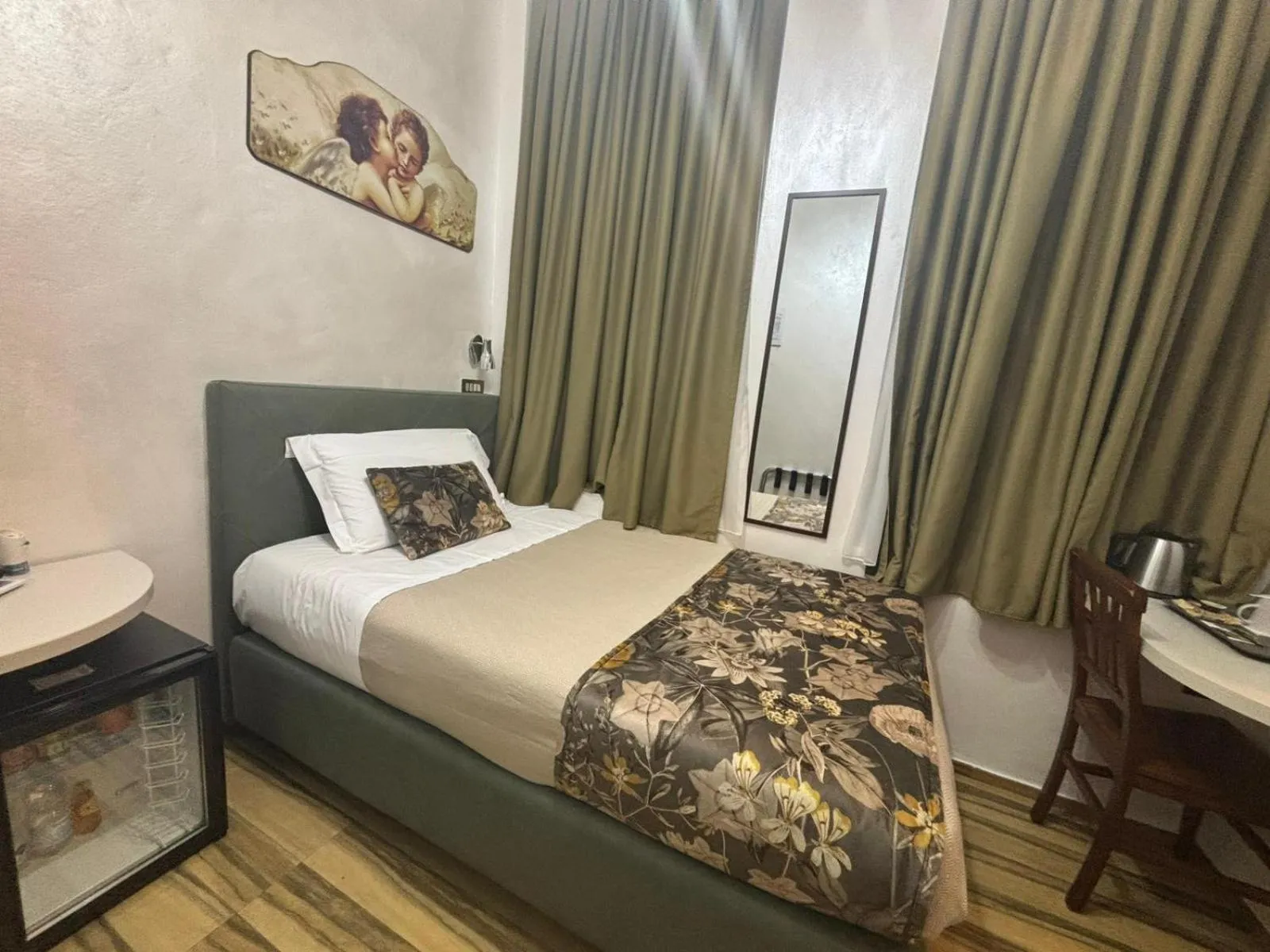 Bedroom, Bed in Hotel Ester