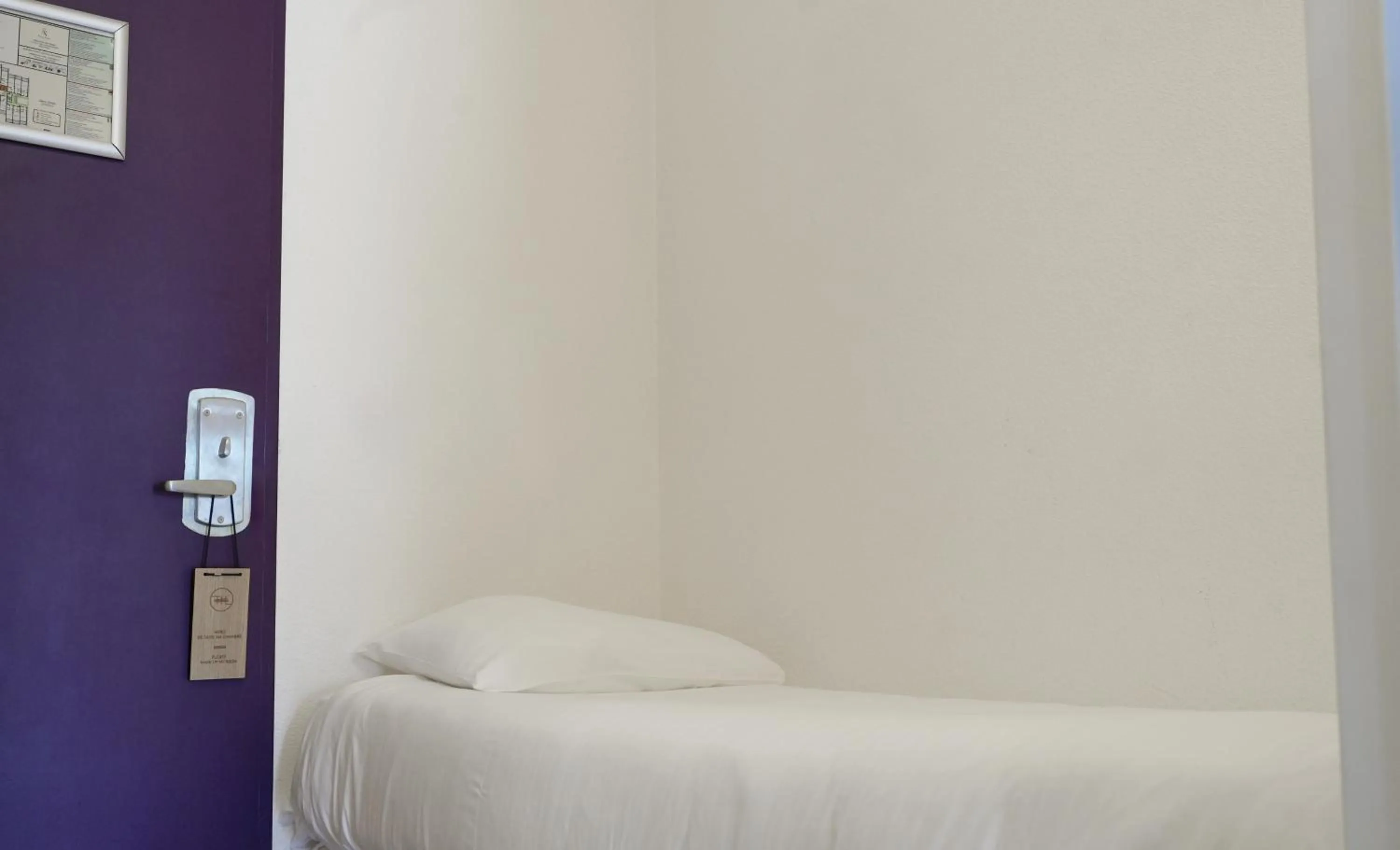 Bed in Thalazur Antibes - Résidence & Spa