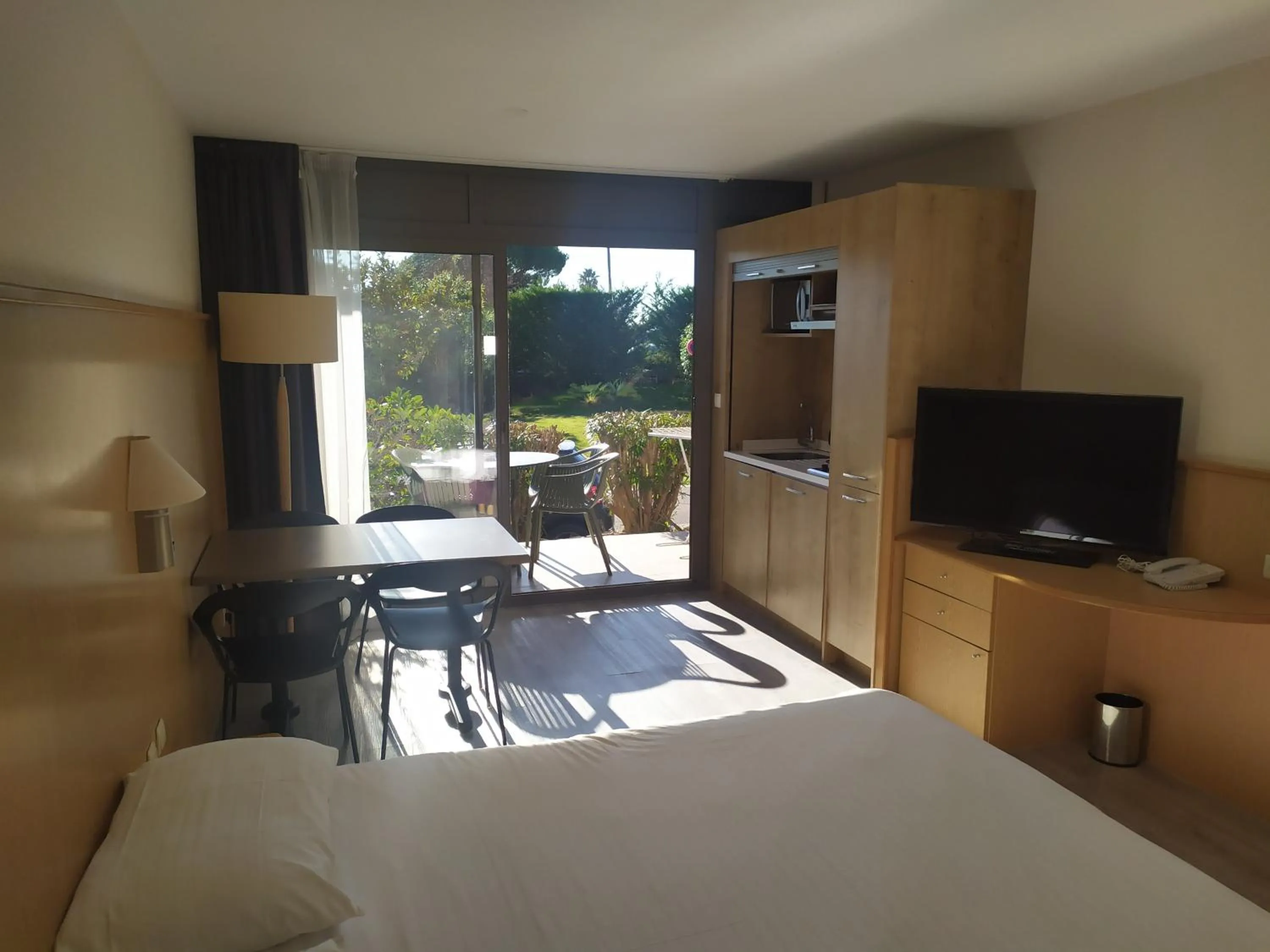 Bedroom, Bed in Thalazur Antibes - Résidence & Spa