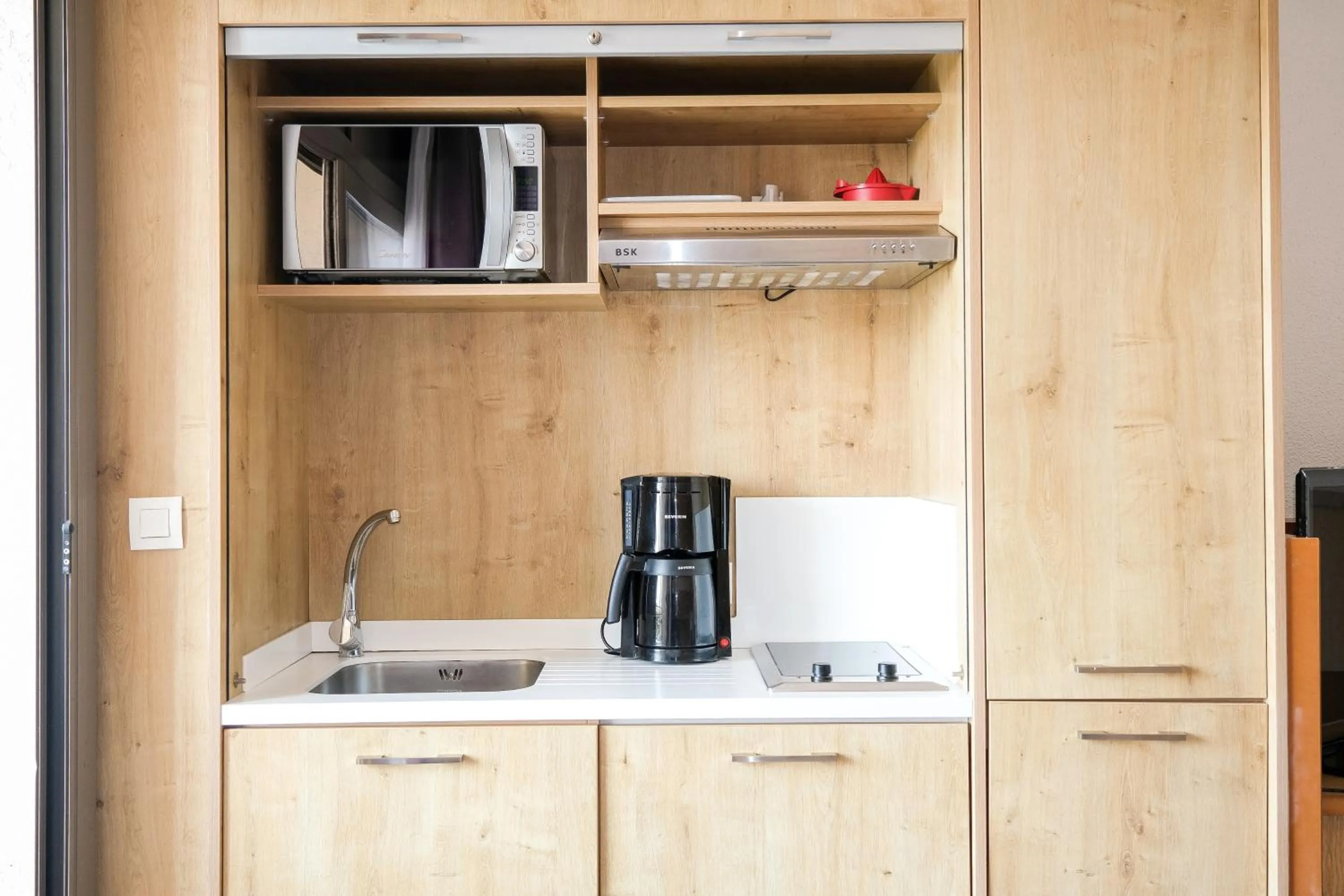 Kitchen or kitchenette in Thalazur Antibes - Résidence & Spa