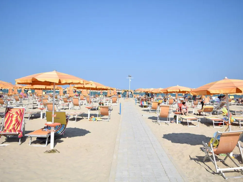 Beach in Ristorante Hotel Lucia - 100 mt dal mare