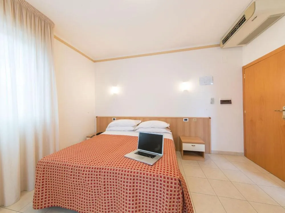 Bed in Ristorante Hotel Lucia - 100 mt dal mare