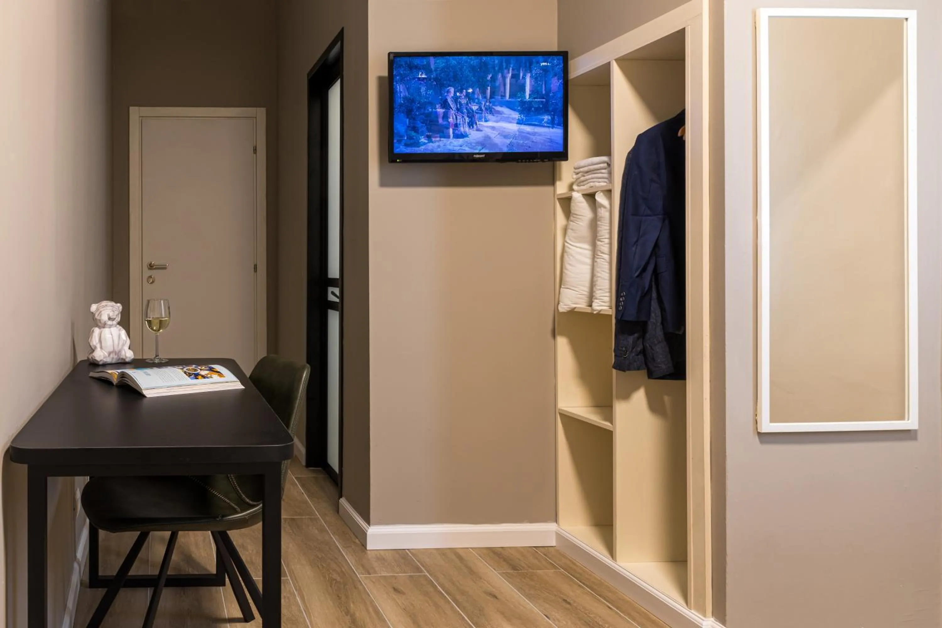 TV and multimedia in Blue Sea Marble