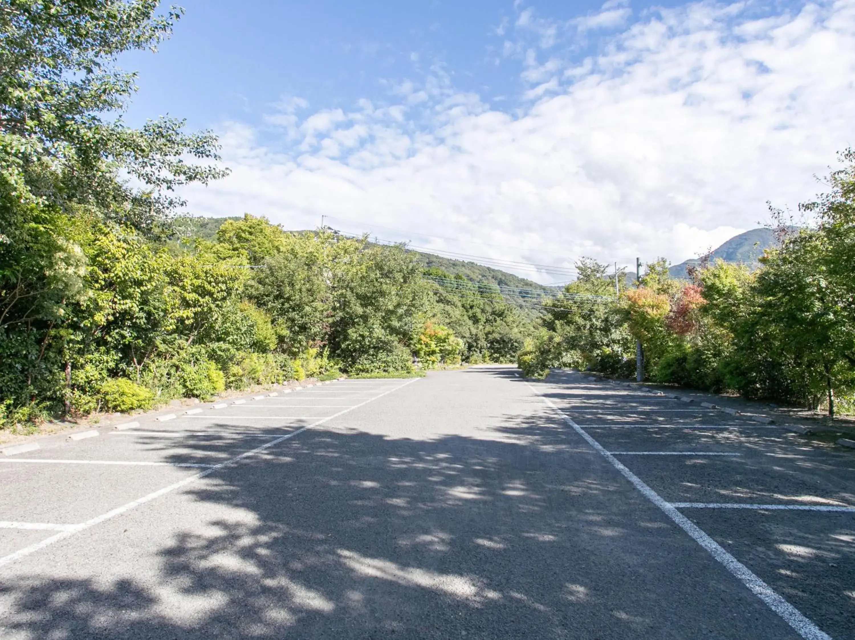 Parking in Yufuin Besso Shikisai Hotel Parking in Yufuin Besso Shikisai Hotel