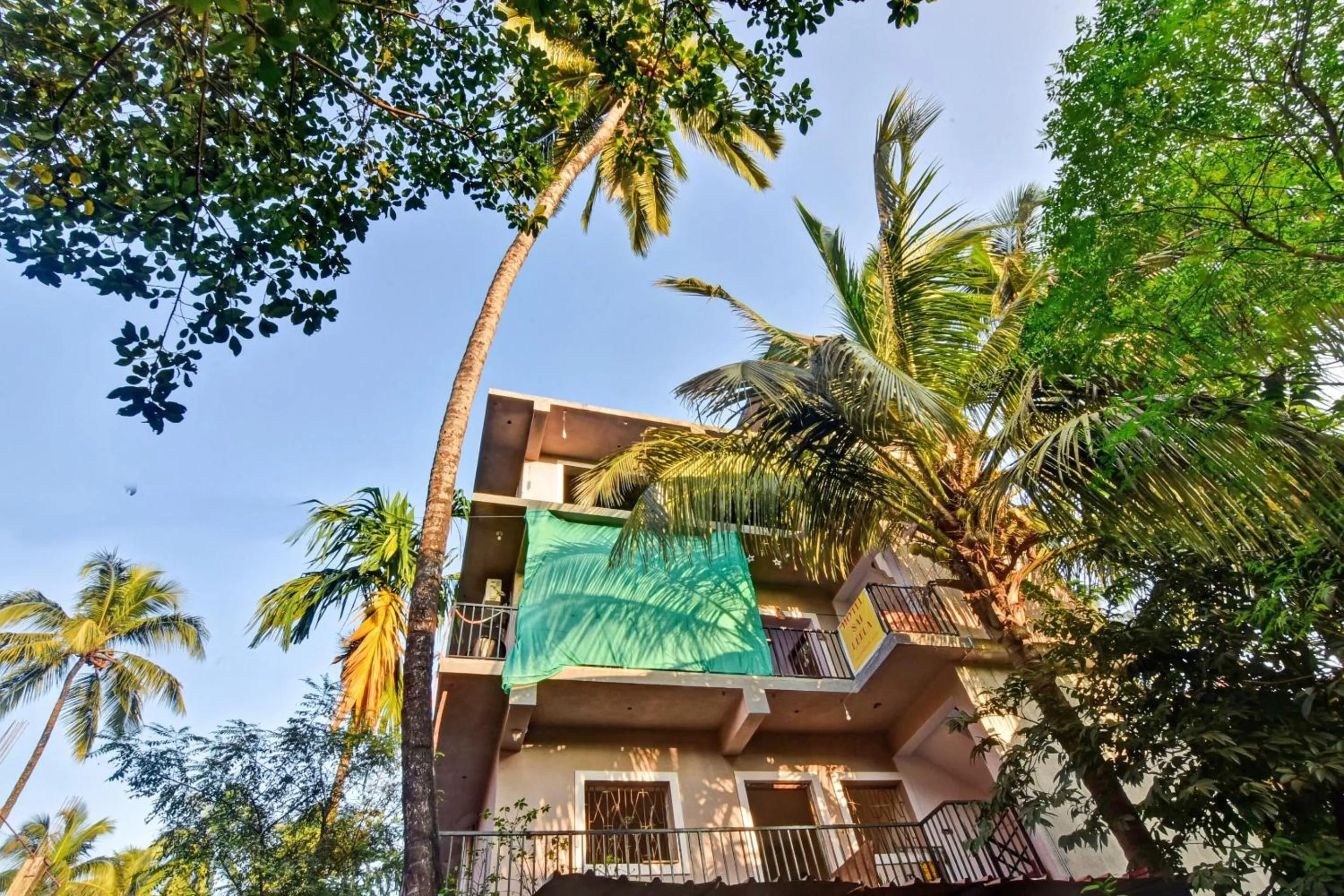 Facade/entrance in Hotel O by OYO Sai Leela