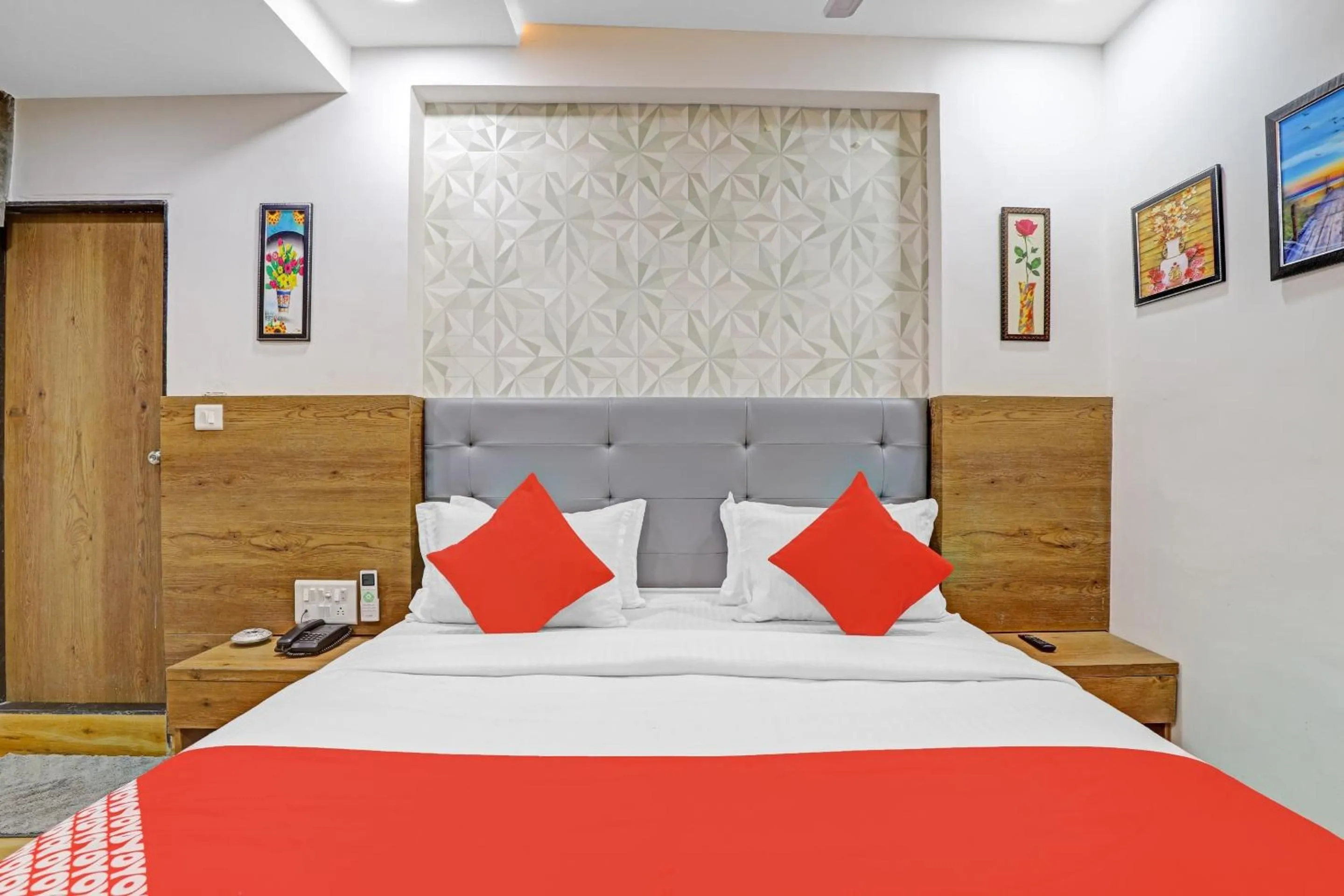 Hotel O R S Palace