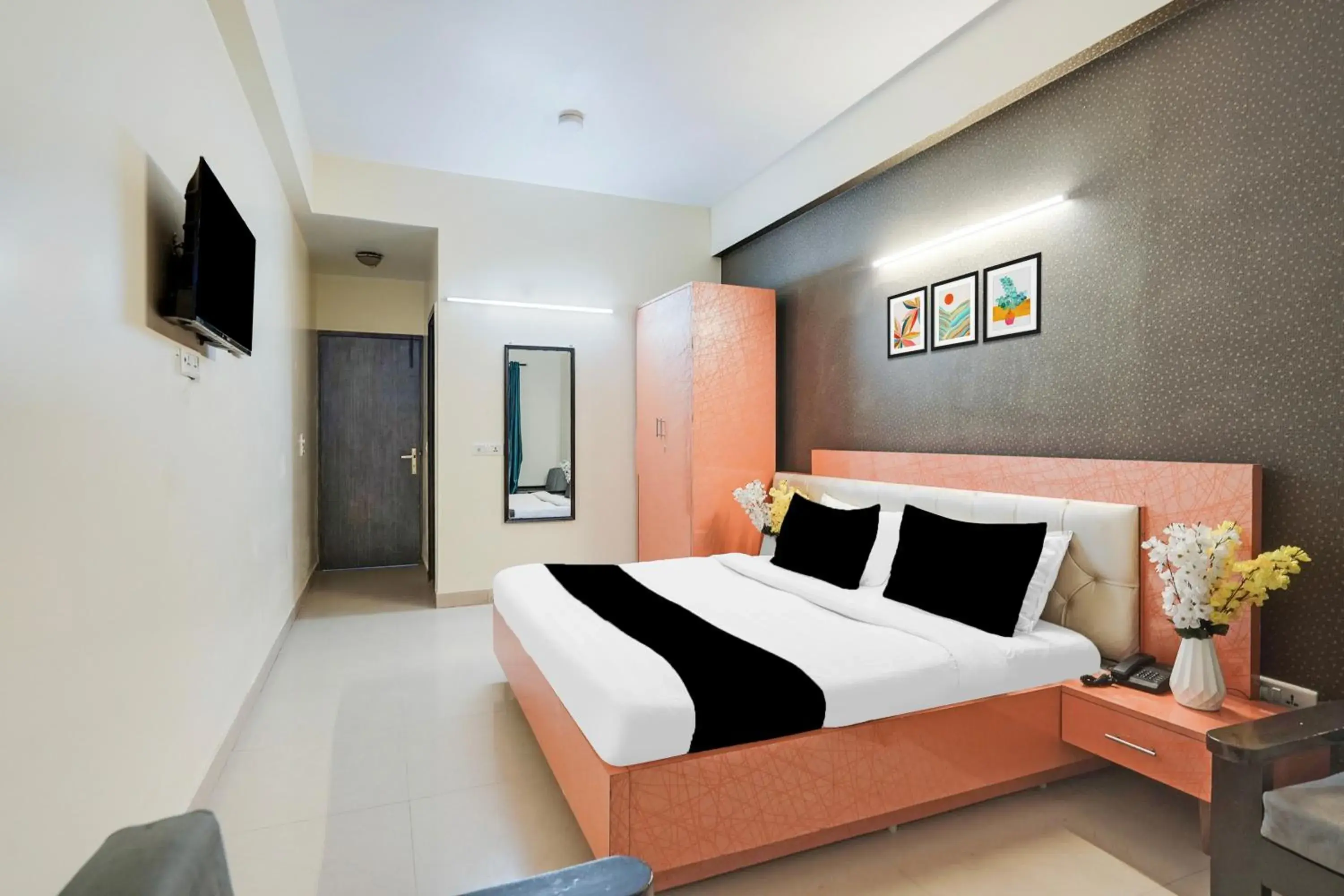 Bedroom in Townhouse Maithli Marg Sector 55 Formerly Red Roof Bedroom in Townhouse Maithli Marg Sector 55 Formerly Red Roof
